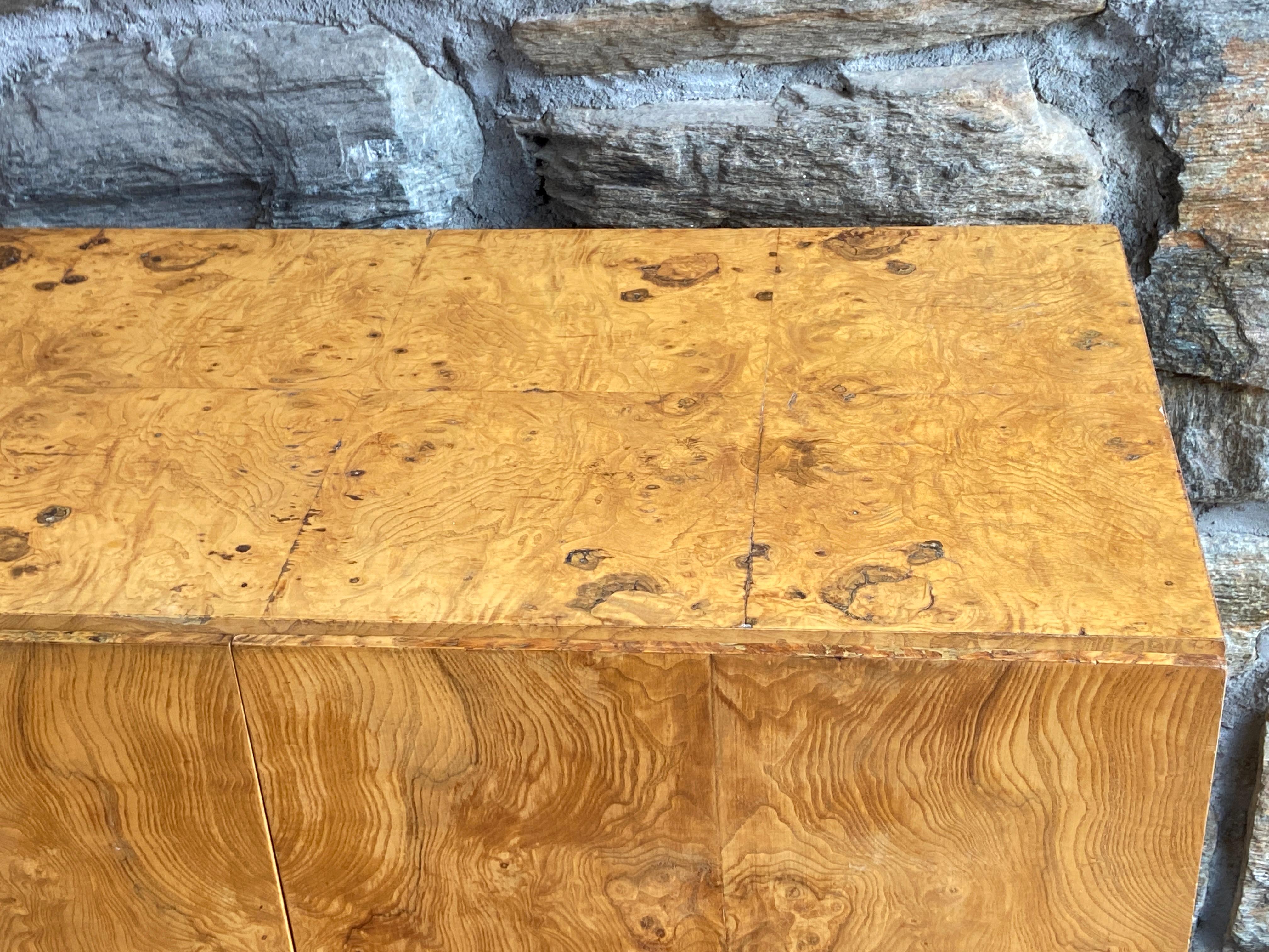 Metà XX secolo Mid century Olive burl credenza by Milo Baughman for Thayer Coggin in vendita