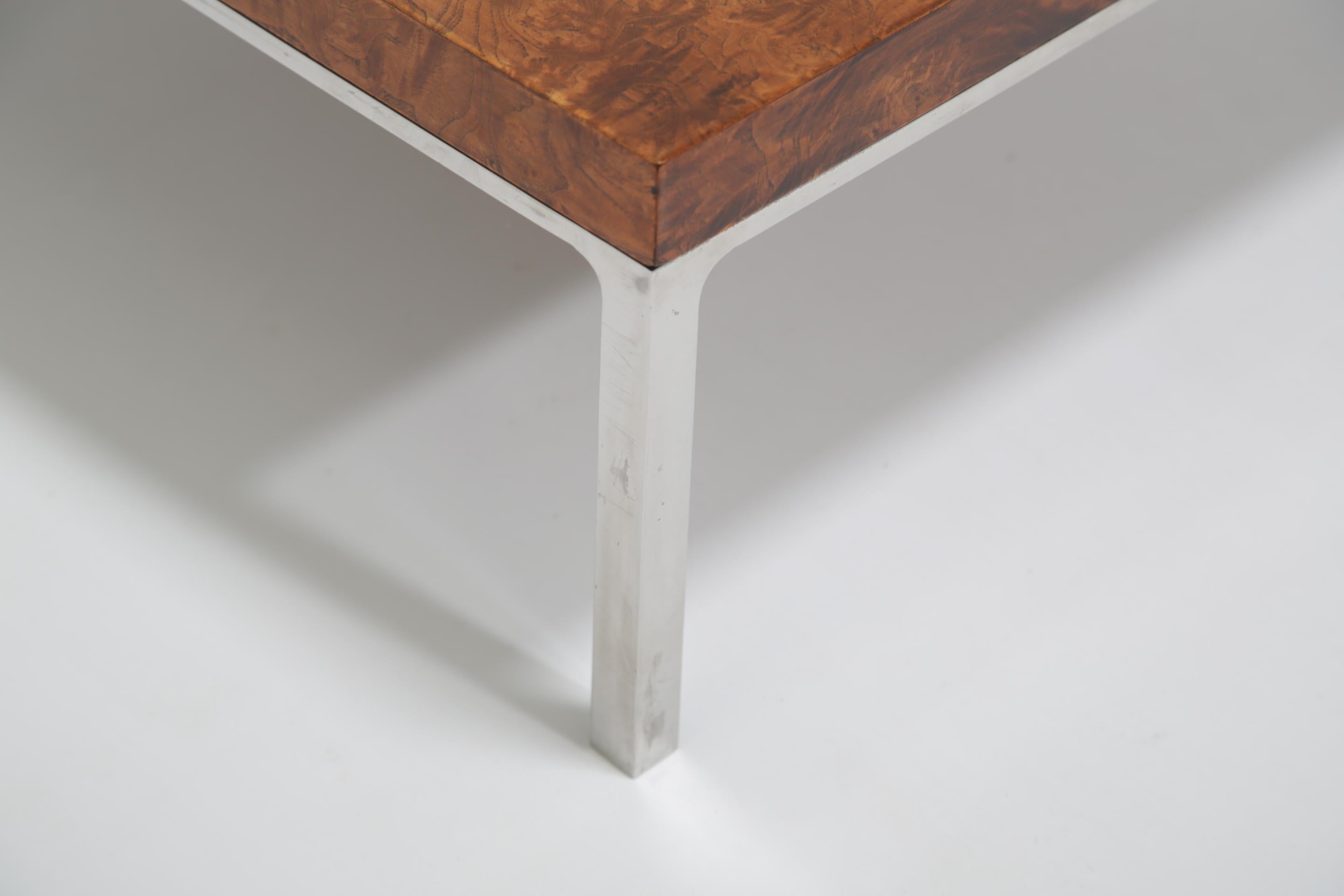 Table basse du milieu du siècle en bois de ronce d'olivier et chrome, France, années 1970. Bon état - En vente à Dublin 8, IE