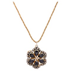 Collier pendentif du milieu du siècle dernier en or jaune 14 carats, onyx et diamants