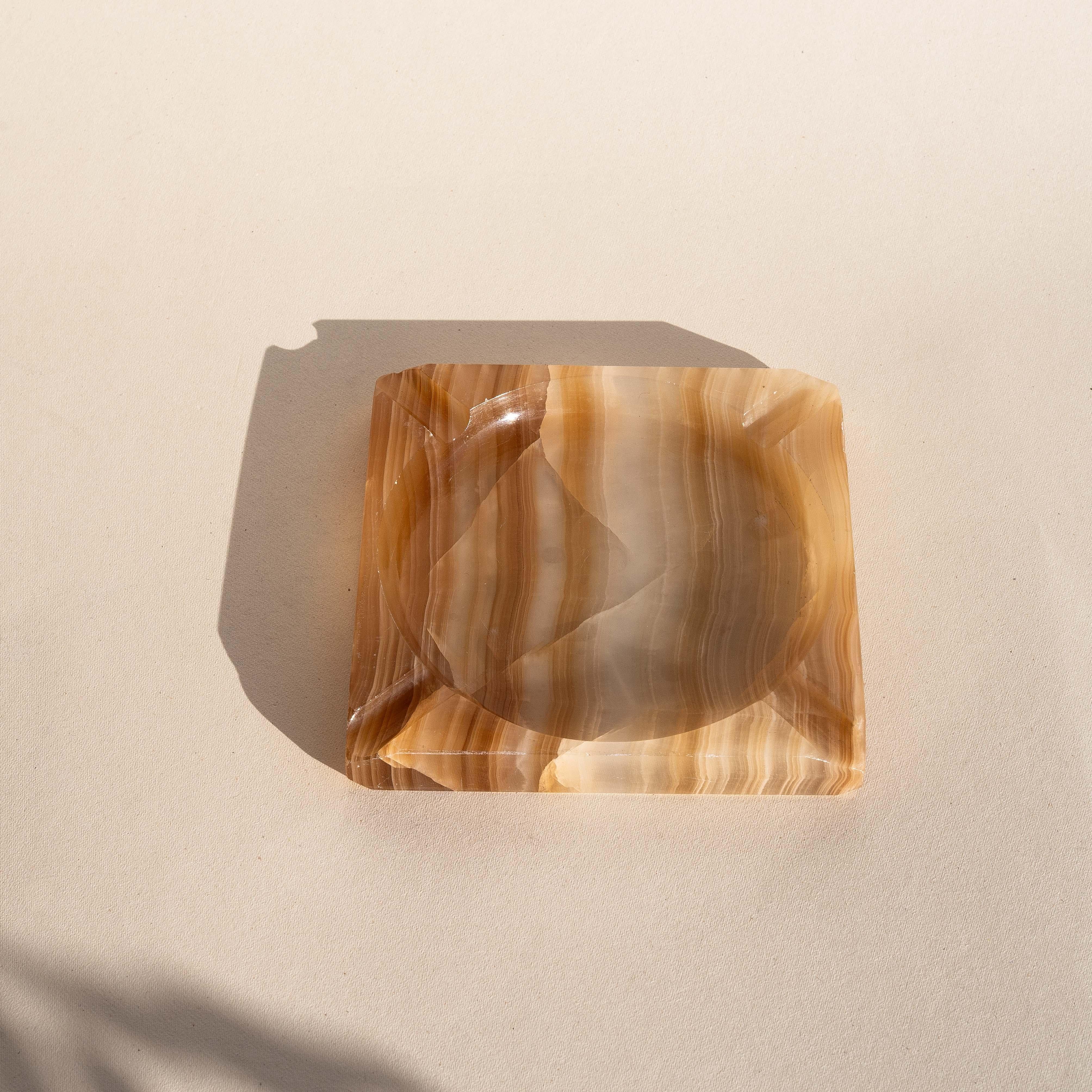 italien Cendrier en onyx du milieu du siècle - Marbrerie orange et blanche - Italie années 1970 en vente