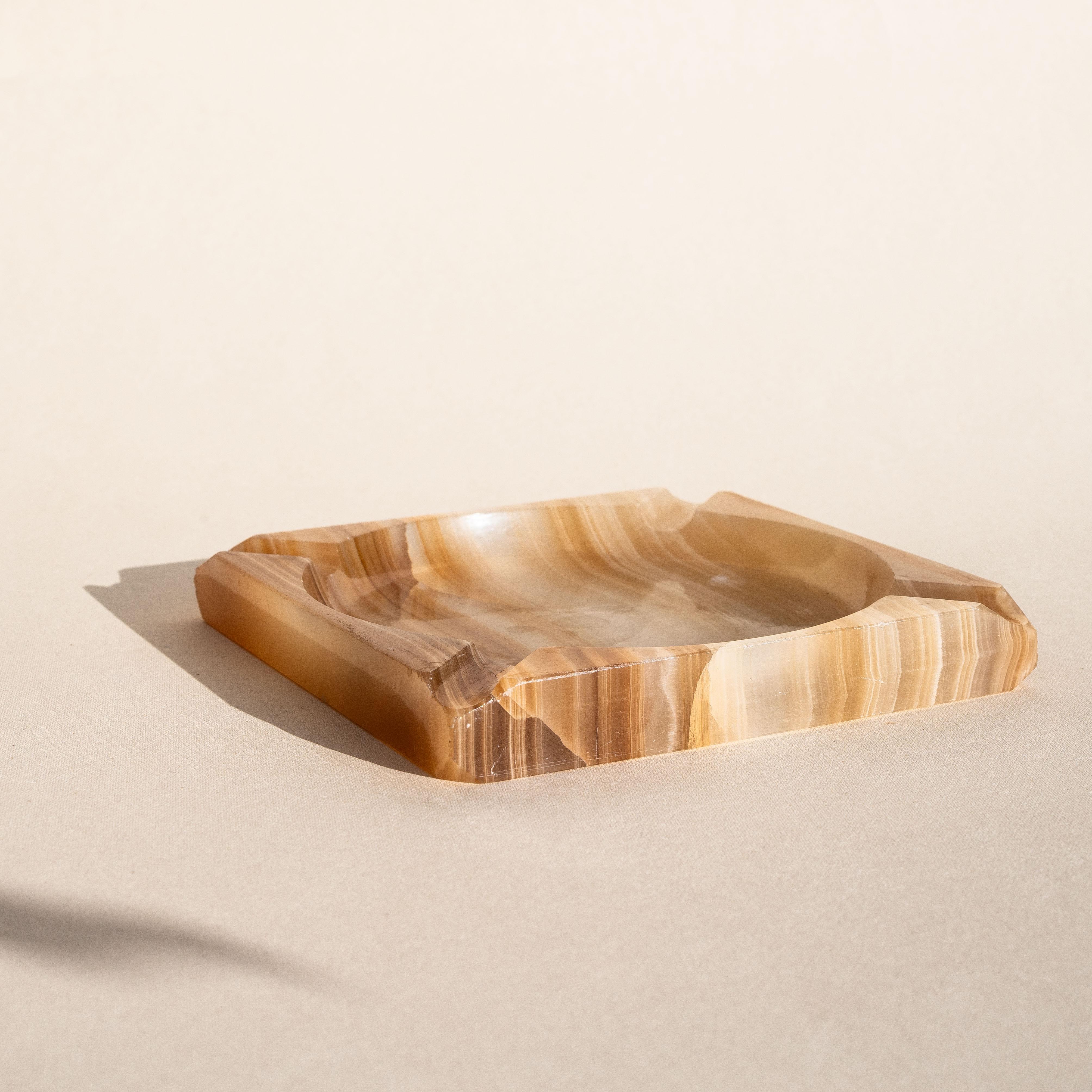 Sculpté Cendrier en onyx du milieu du siècle - Marbrerie orange et blanche - Italie années 1970 en vente