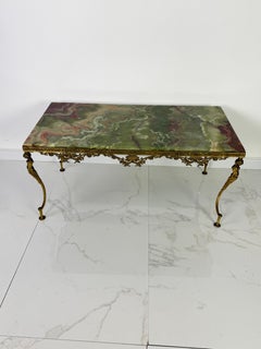 Onyx Couchtisch aus der Mitte des Jahrhunderts mit Messingfuß, 1950er Jahre Made in Italy