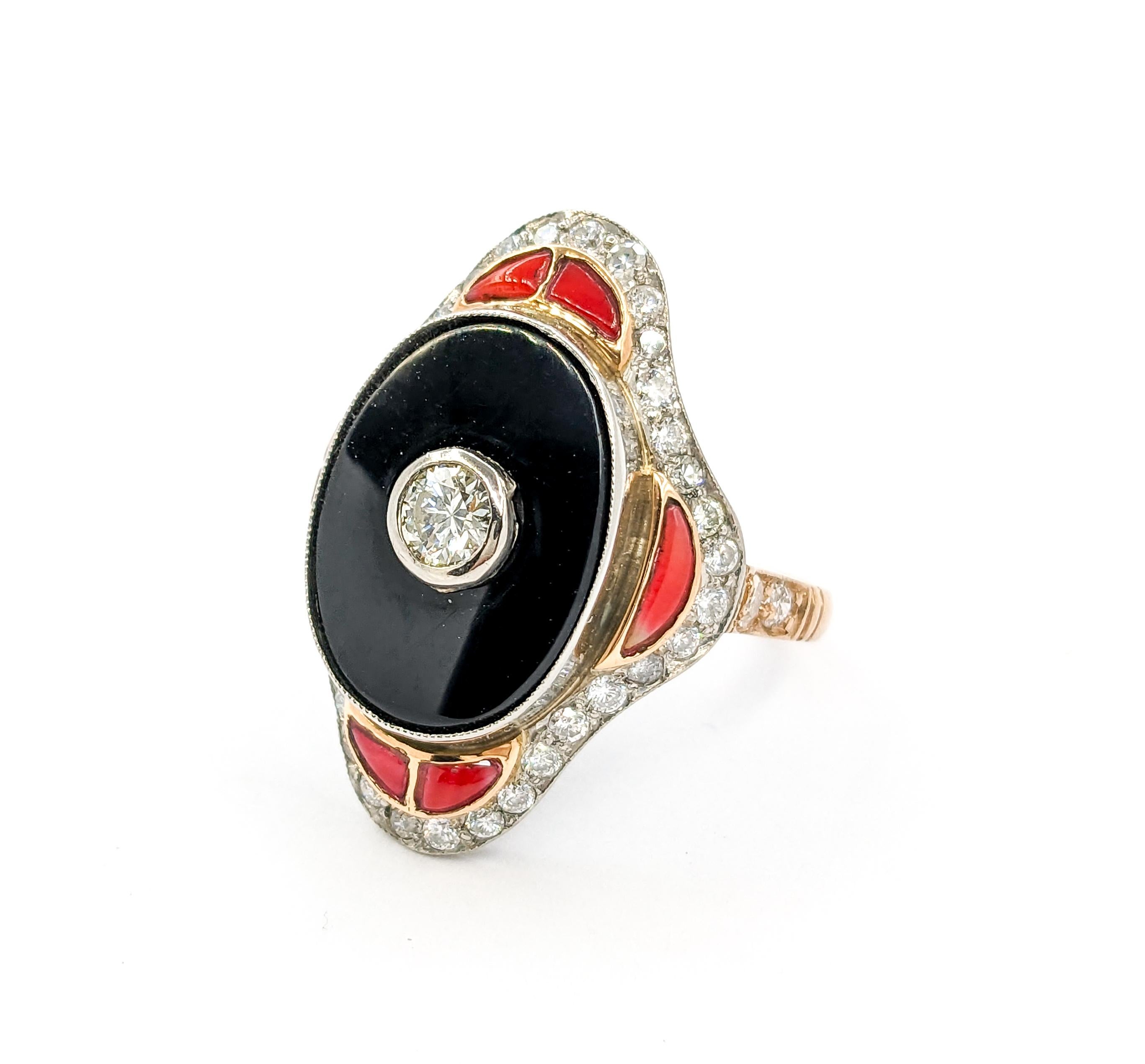 Bague du milieu du siècle dernier en or jaune 18 carats, onyx, corail et diamants taille européenne en vente 4