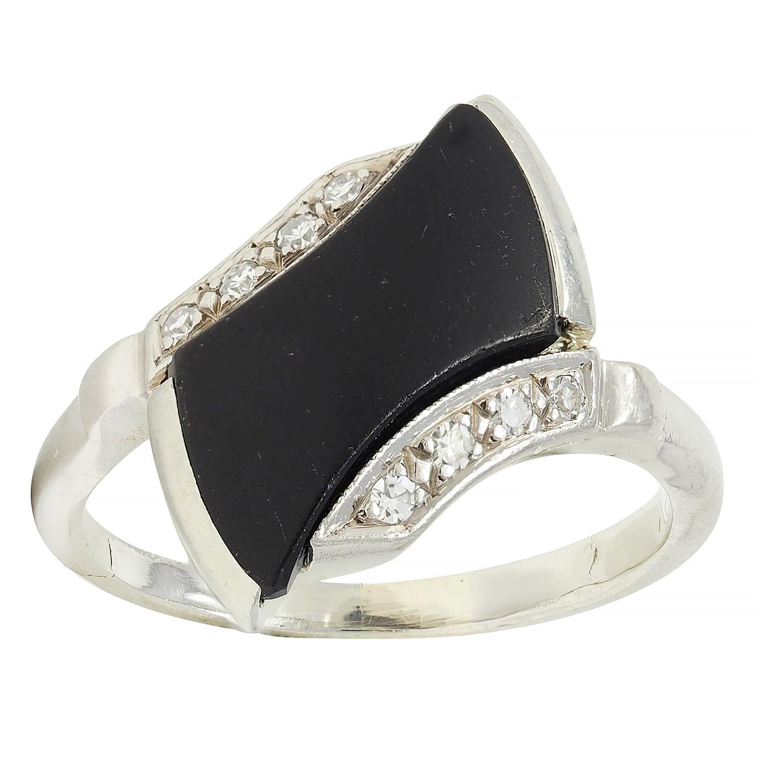 Mid-Century Onyx Diamond 18 Karat White Gold Vintage Bypass Ring For Sale 4