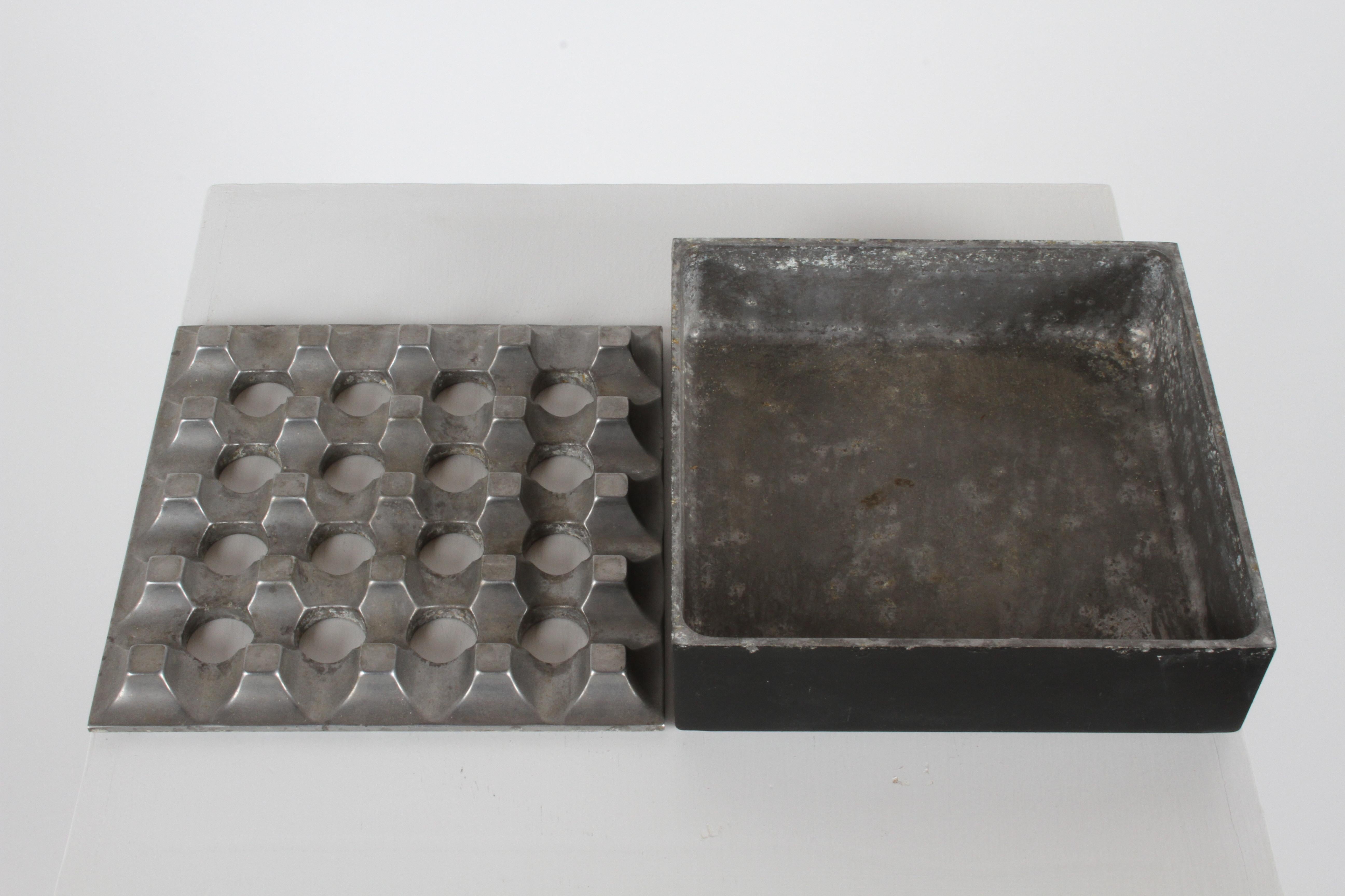 Aschenbecher aus Aluminium aus der Mitte des Jahrhunderts Op-Art Ultima15 von Backström & Ljungberg Schweden im Angebot 2