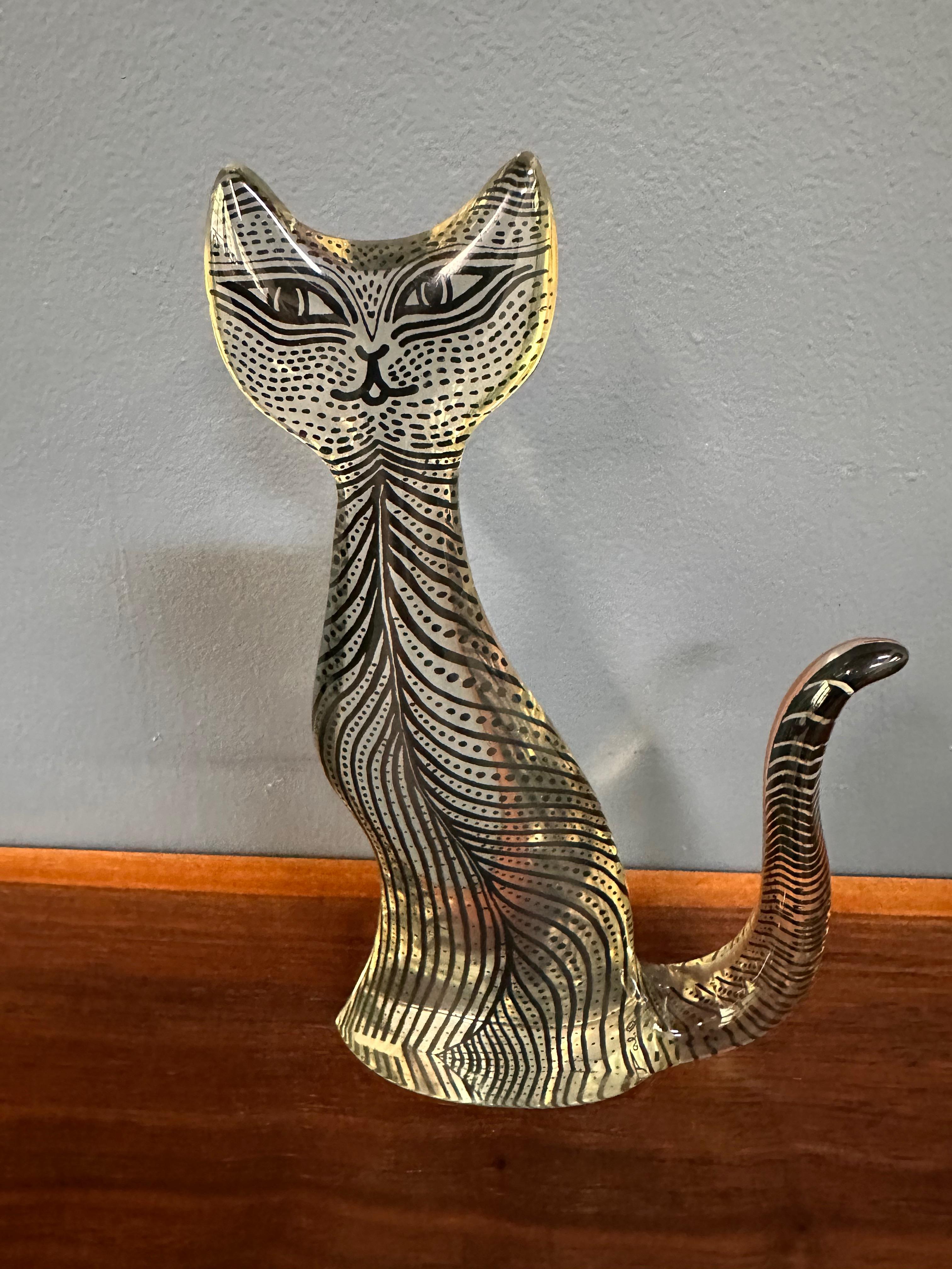 Tall cat animal sculpture by Brazilian Artist Abraham Palatnik, Lucite bold graphic details. In very nice condition. Retains made in Brazil label, plus artist initials inside sculpture PAL with copyright.