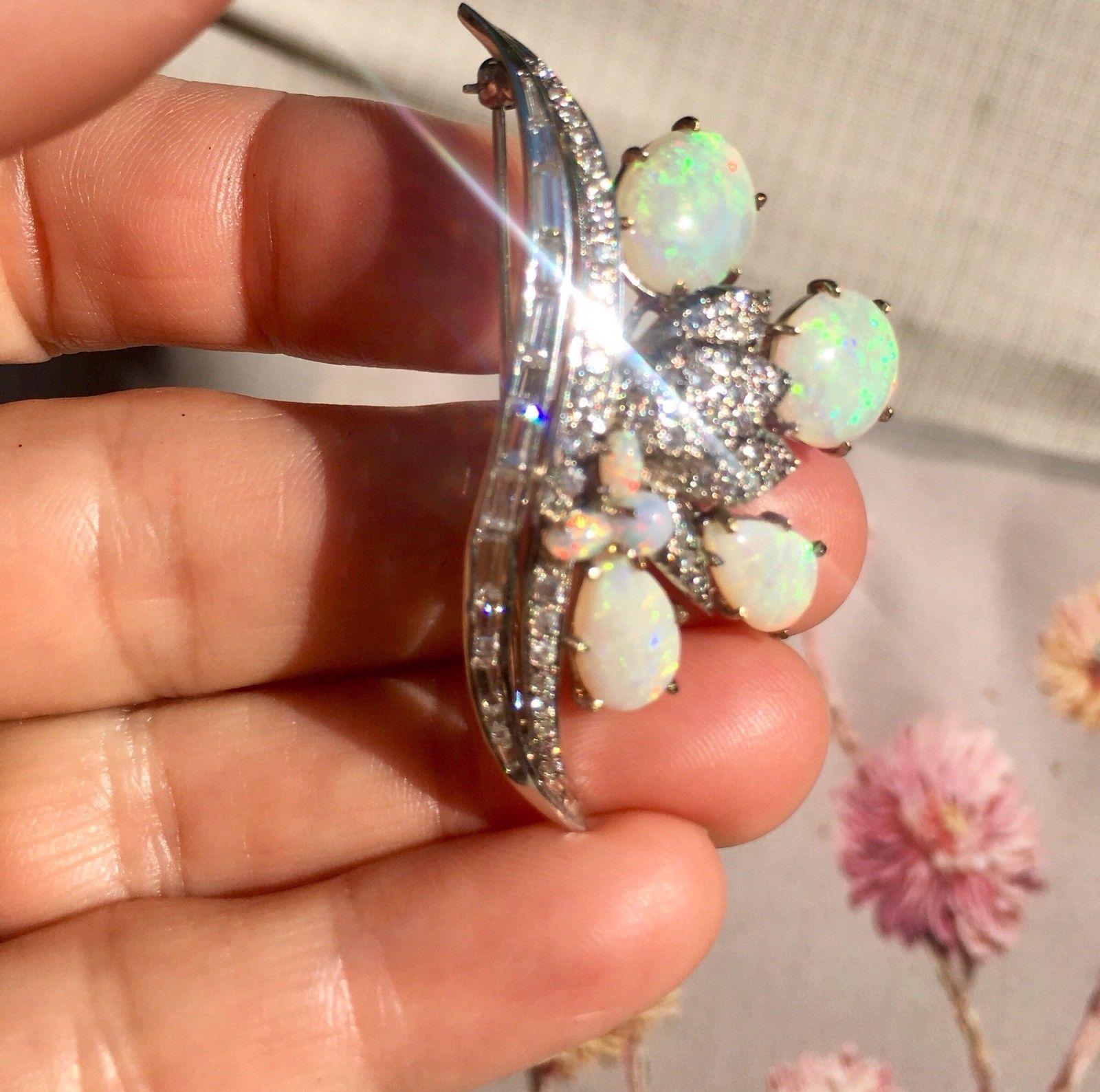 Mid Century Opal 14k Gold Opal 0.85ct VS Diamond Brooch Pendant for Necklace In Excellent Condition In Shaker Heights, OH