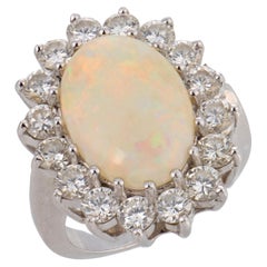 Cocktailring aus 14-karätigem Weißgold mit Opal und Diamanten im Mid-Century-Stil