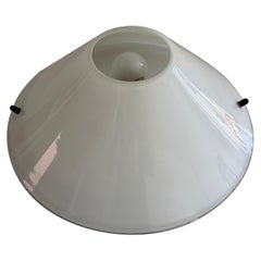 Opalglas-Leuchte aus der Mitte des Jahrhunderts von Lamperti, 1960er Jahre, Italien