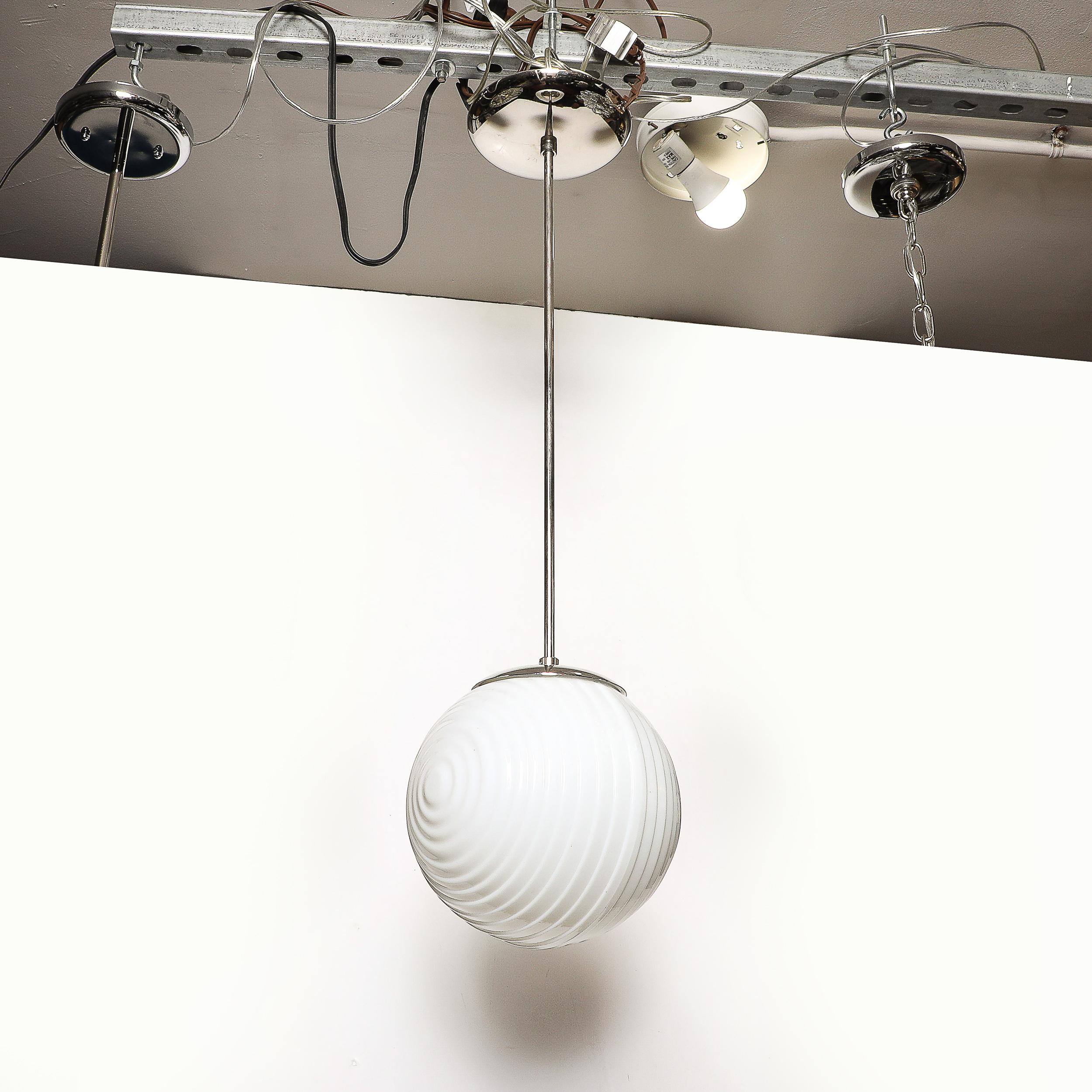 Lampadario a sospensione in vetro opalescente di metà secolo con finiture in nichel in vendita 4