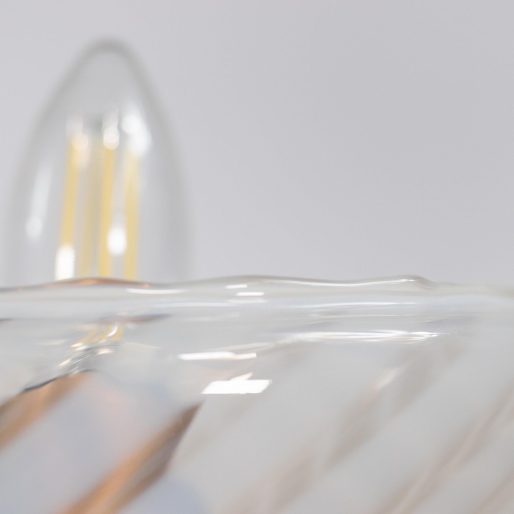 Lampadario Opalino Filigrana Murano di metà secolo in vendita 9