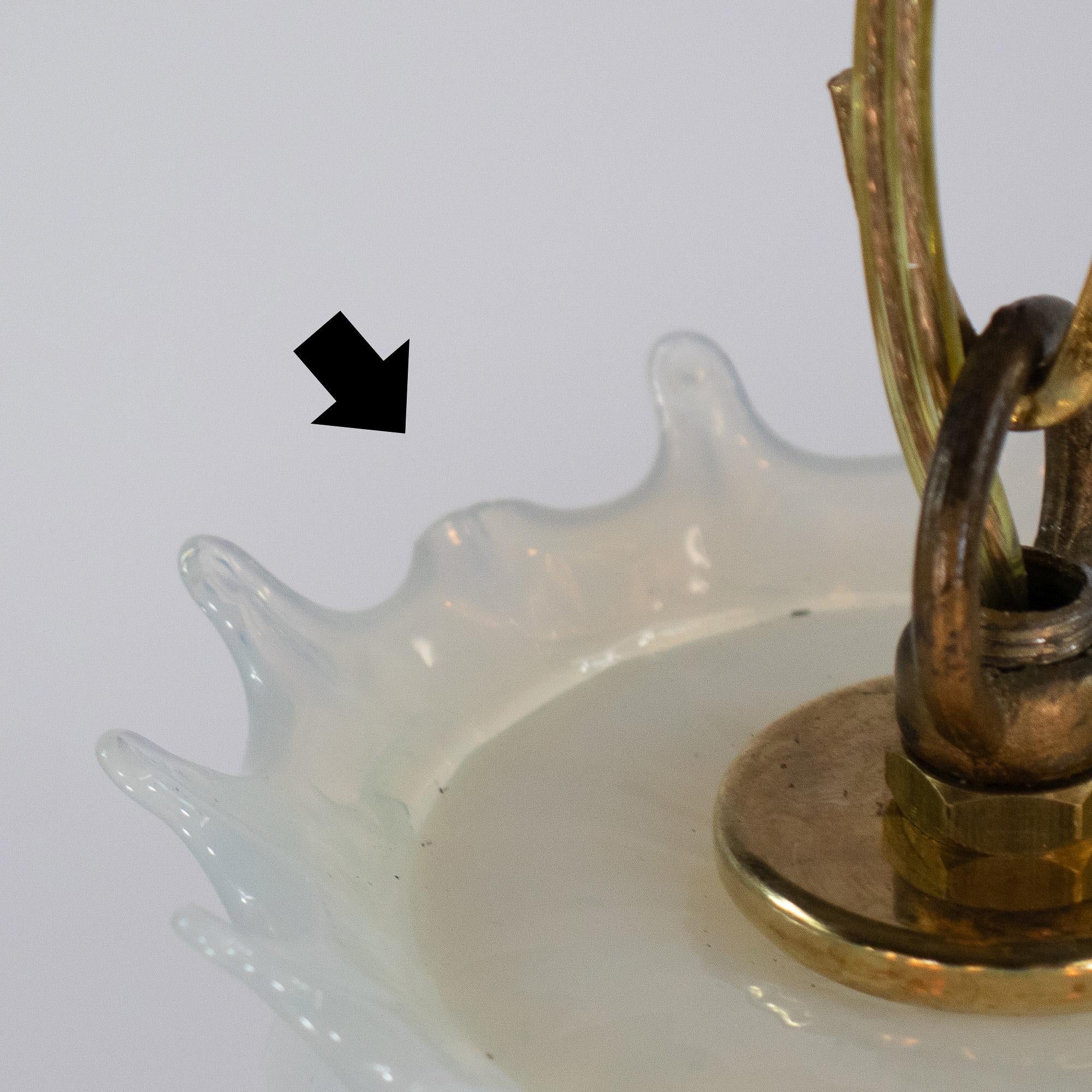 Lampadario Opalino Filigrana Murano di metà secolo in vendita 1