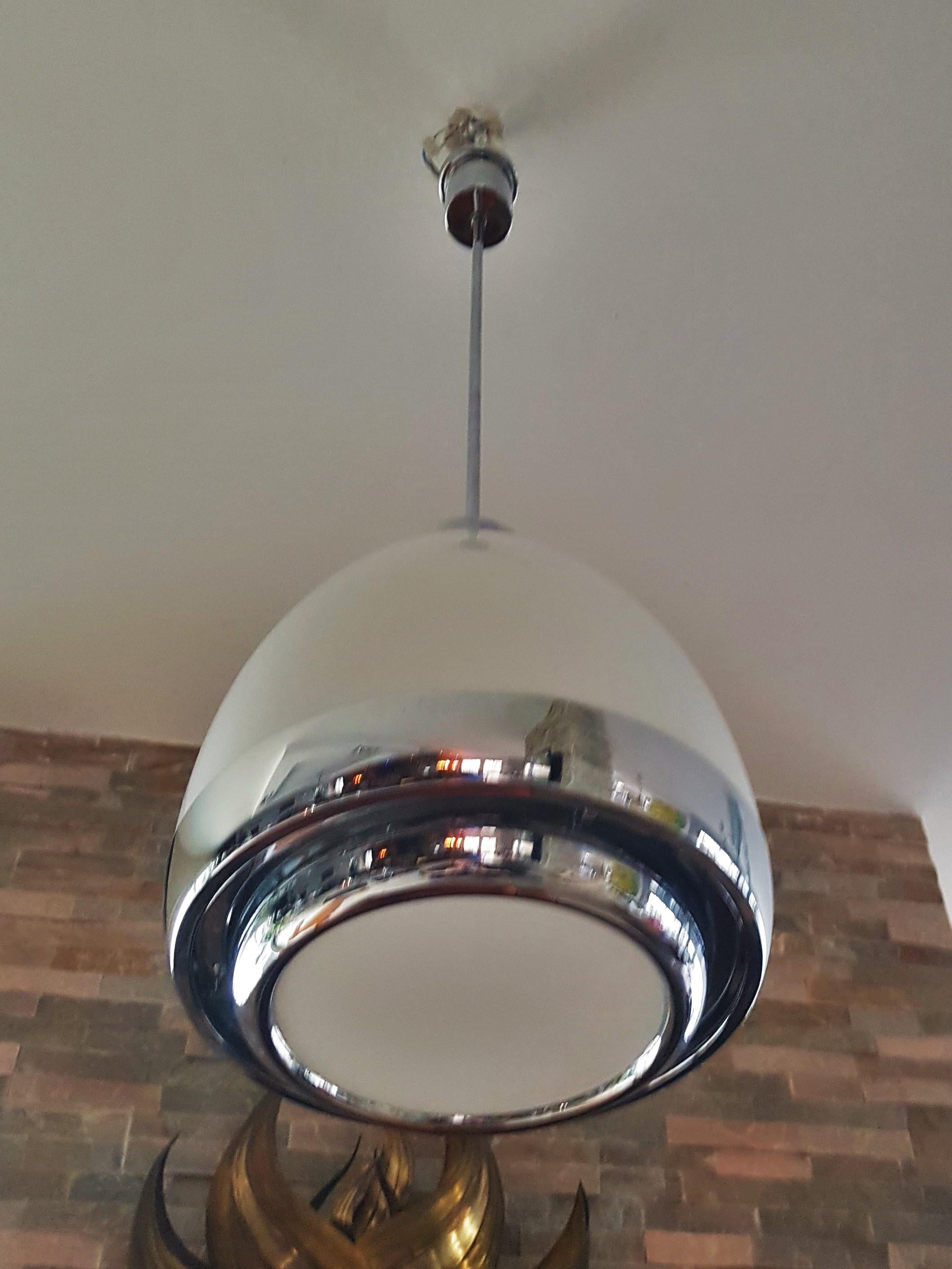Lampadario a sospensione di metà secolo in vetro opalino e cromo Mazzega Lumi Italia 1960s in vendita 10