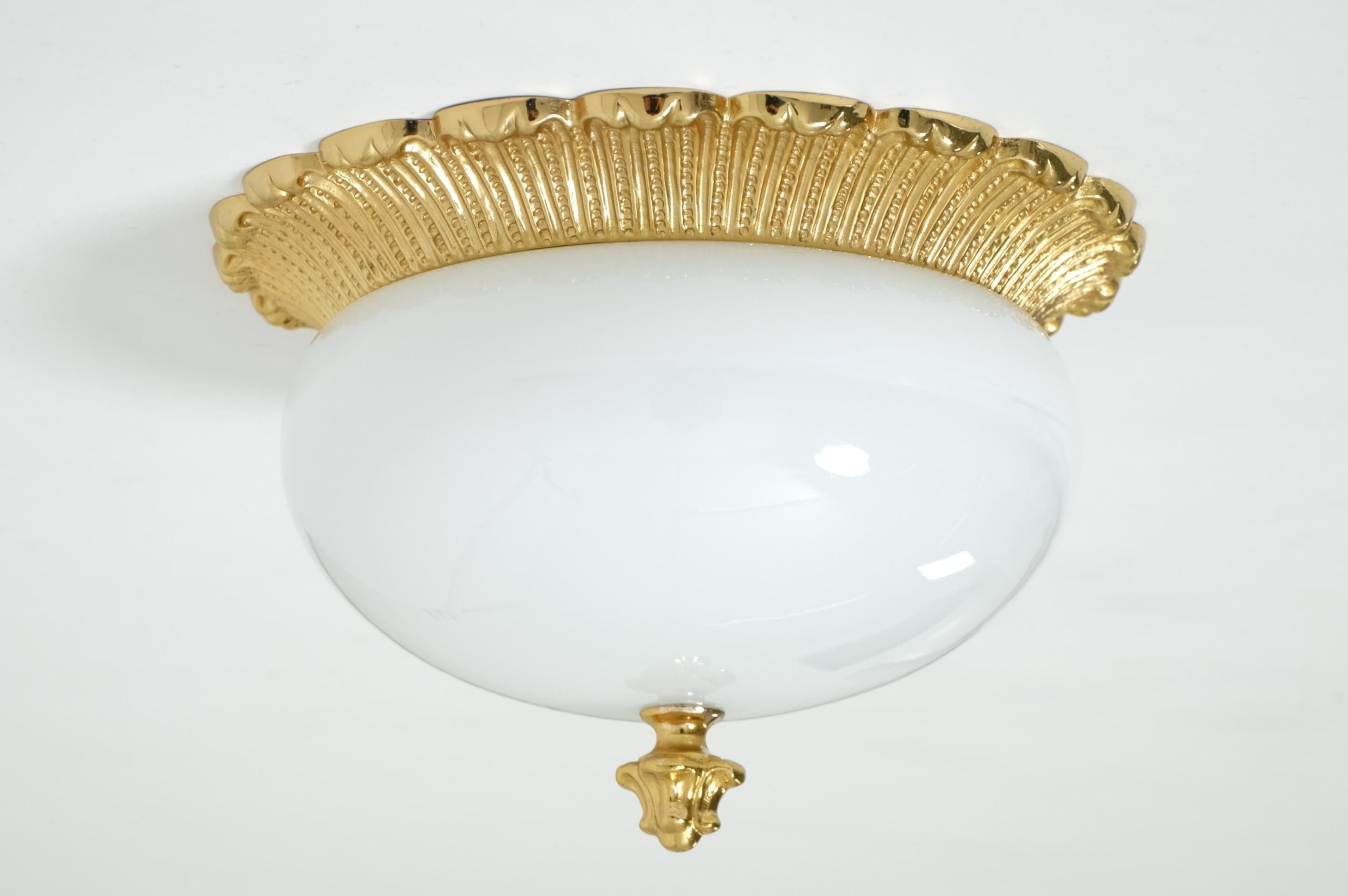 Métal Lampe ou applique encastrée en verre opalin du milieu du siècle dernier, Limburg, Allemagne, 1970 en vente