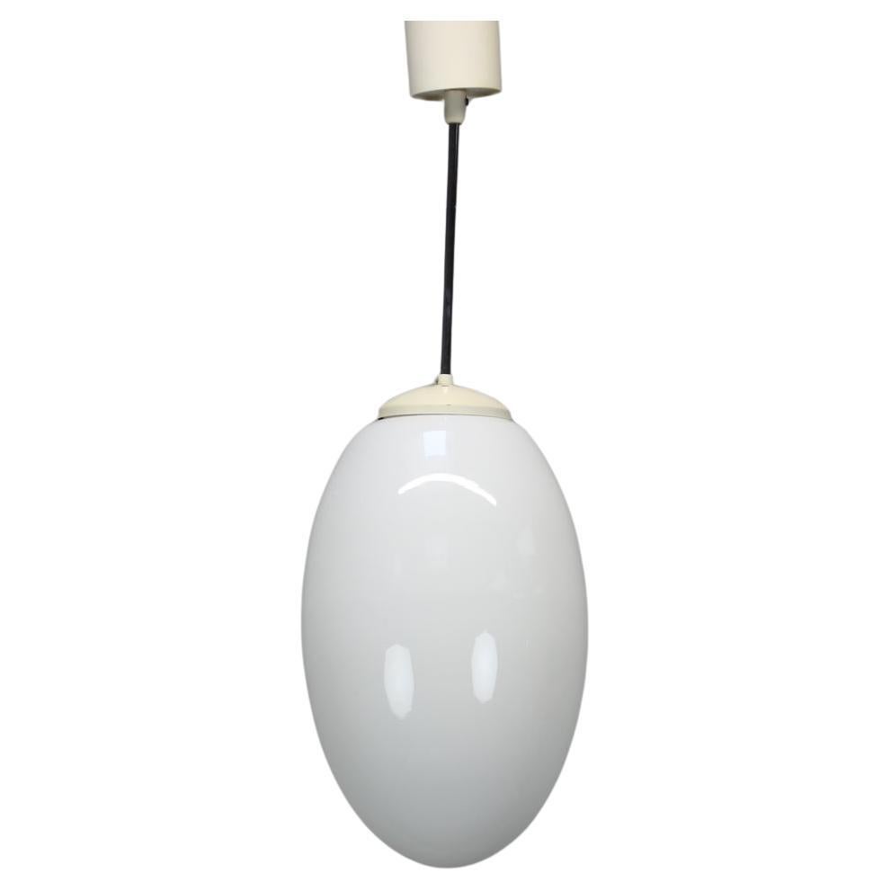 Pendente opalino di metà secolo, anni 
70, Cecoslovacchia in vendita