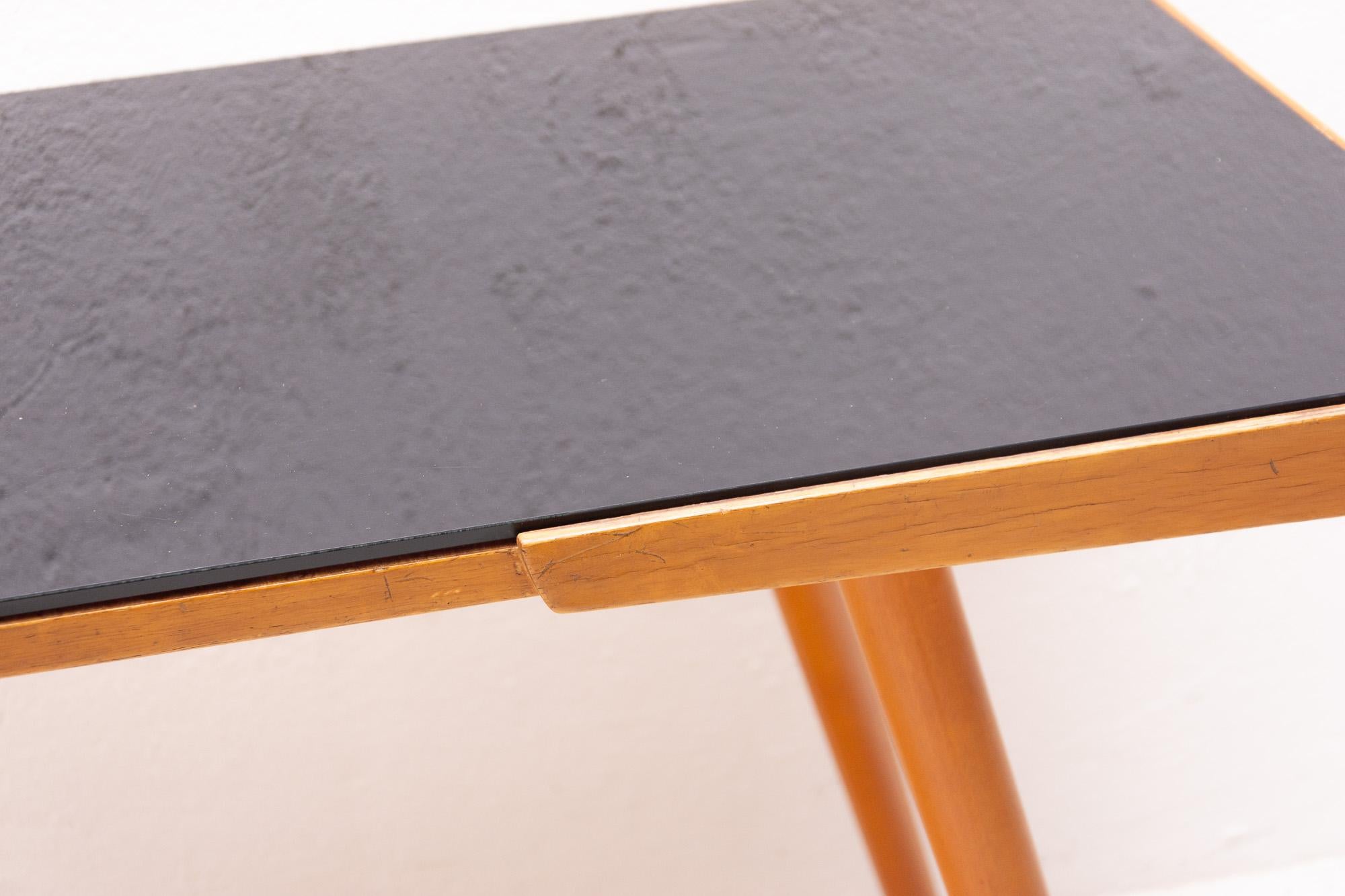 Table basse en verre opaxite du milieu du siècle dernier, années 1960, Tchécoslovaquie en vente 2