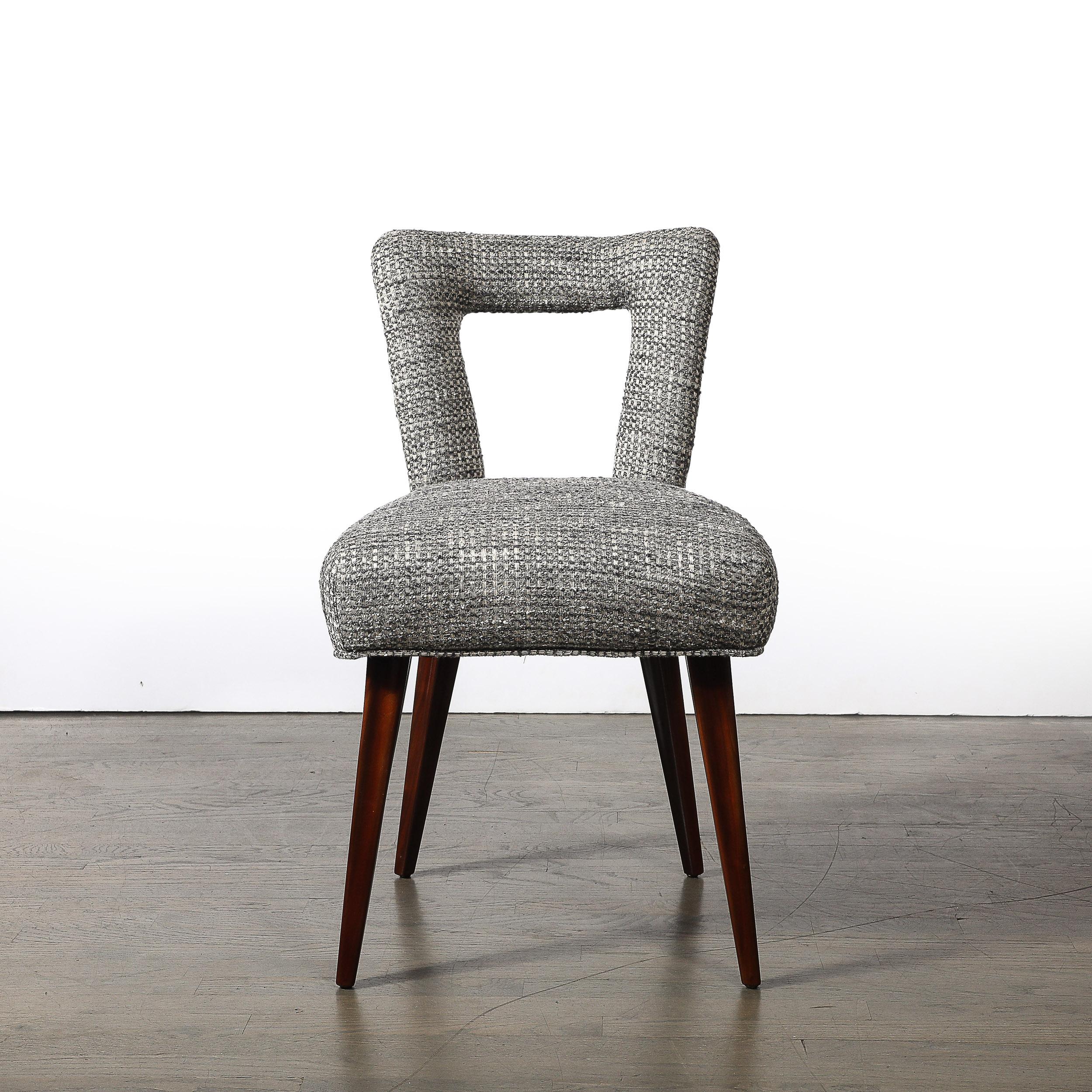Mid-Century Modern Dossier ouvert du milieu du siècle, tapissé  Bureau / Chaise d'appoint en noyer évasé  Jambes en vente