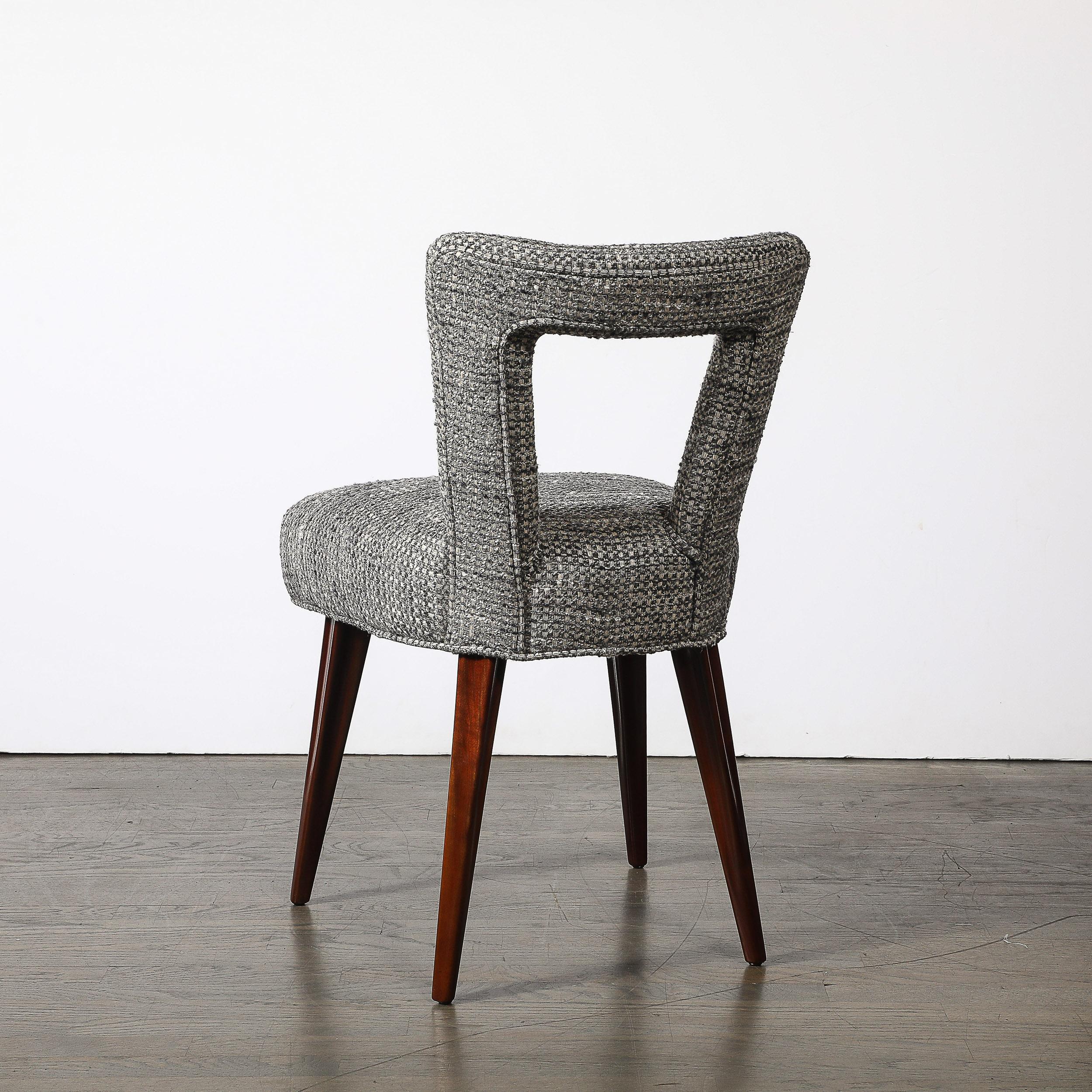 Tissu Dossier ouvert du milieu du siècle, tapissé  Bureau / Chaise d'appoint en noyer évasé  Jambes en vente