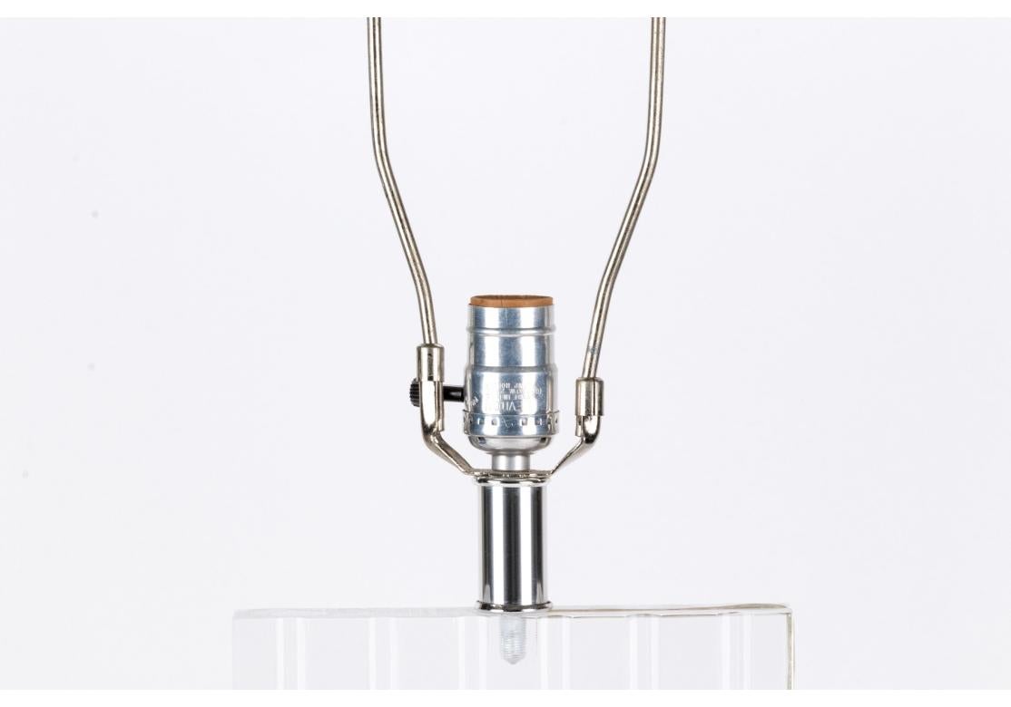 XX secolo Lampada da tavolo in lucite ottica del metà secolo in vendita