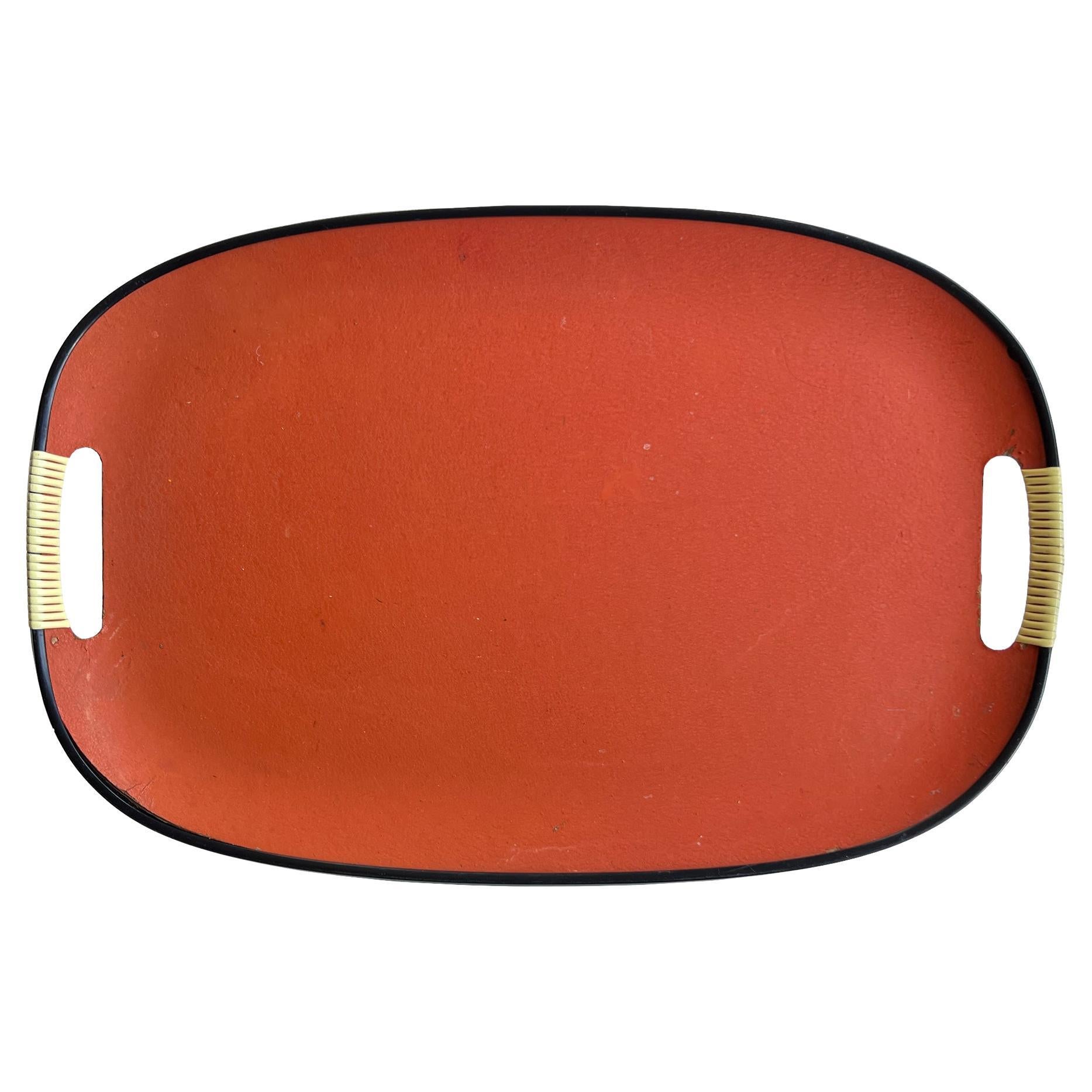 Orange-schwarzes Serviertablett mit elfenbeinfarbenen Griffen aus der Mitte des Jahrhunderts, ca. 1960-70er Jahre im Angebot