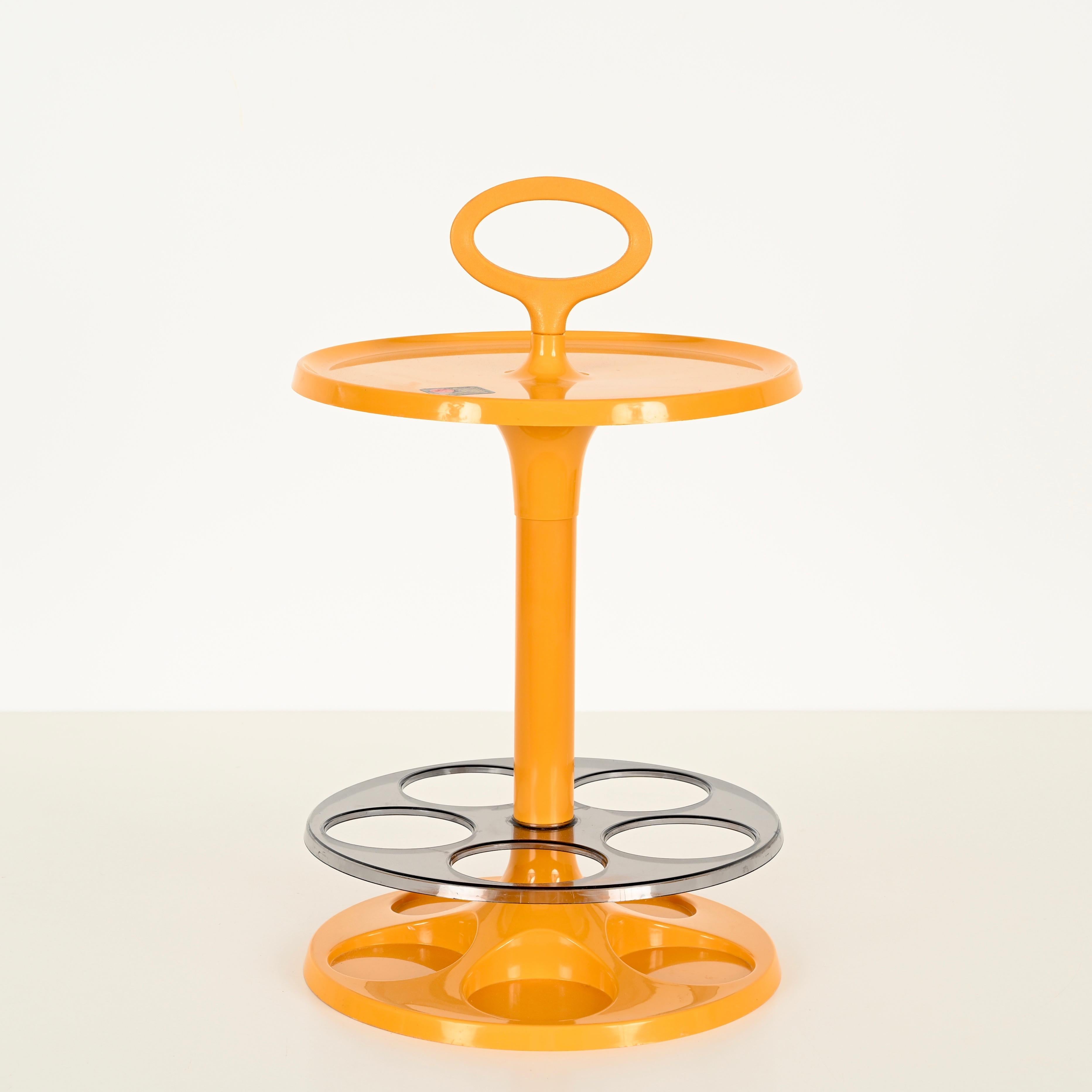 Runder Beistelltisch in Orange mit Flaschenhalter von Flair, Holland, 1970er Jahre im Angebot 2