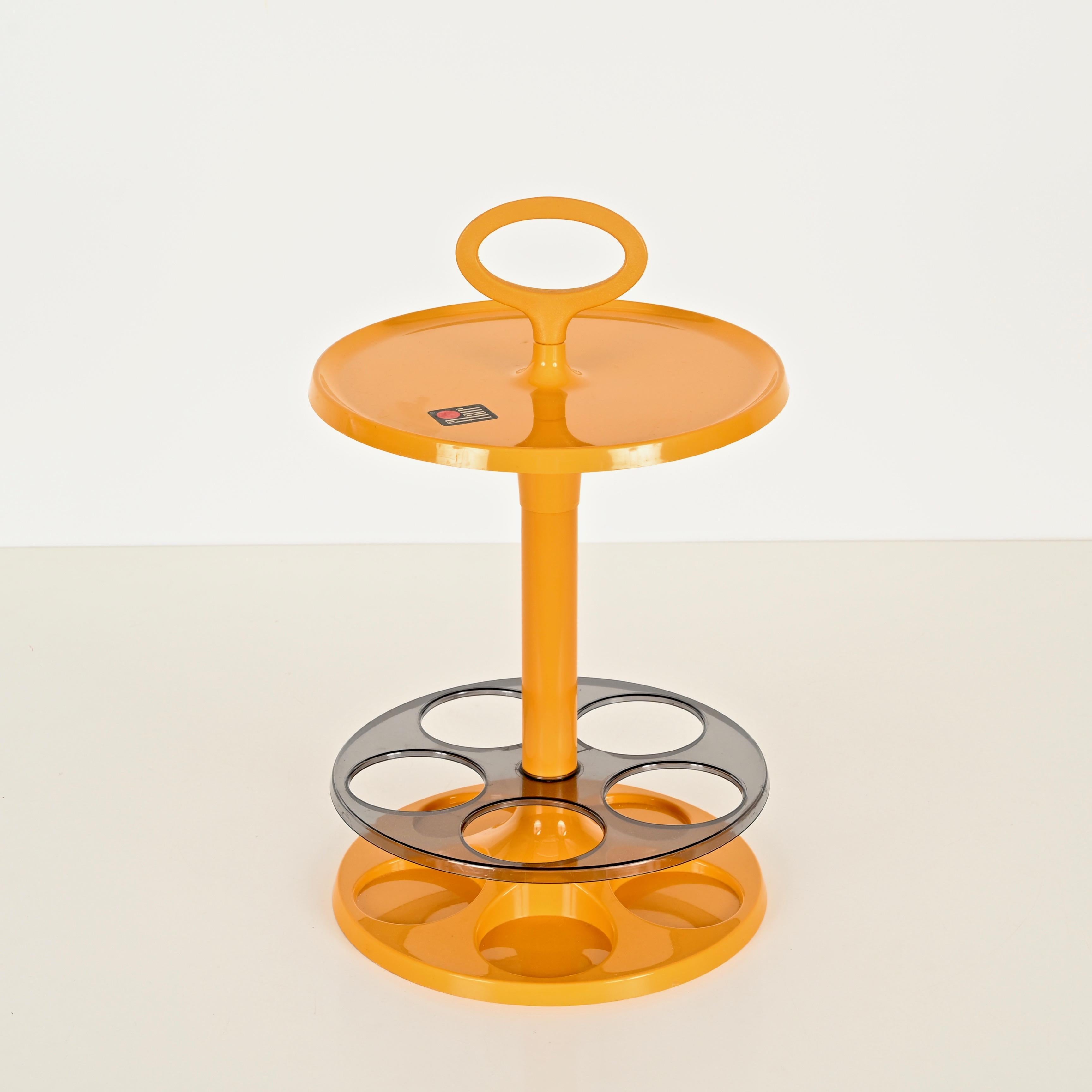 Runder Beistelltisch in Orange mit Flaschenhalter von Flair, Holland, 1970er Jahre im Angebot 3