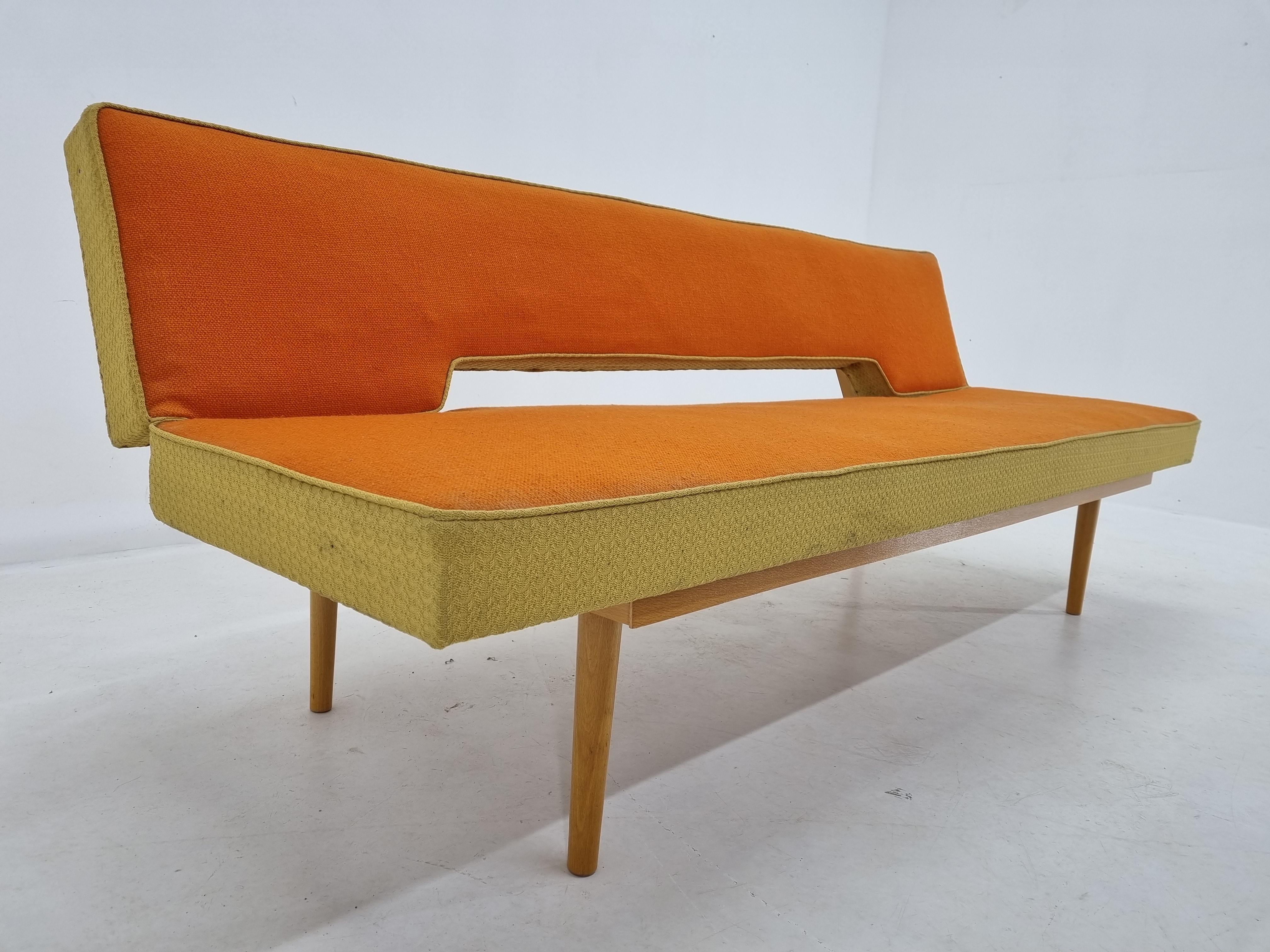 Mid Century Orange Sofa or Daybed Miroslav Navratil, Interier Praha, 1960s 4