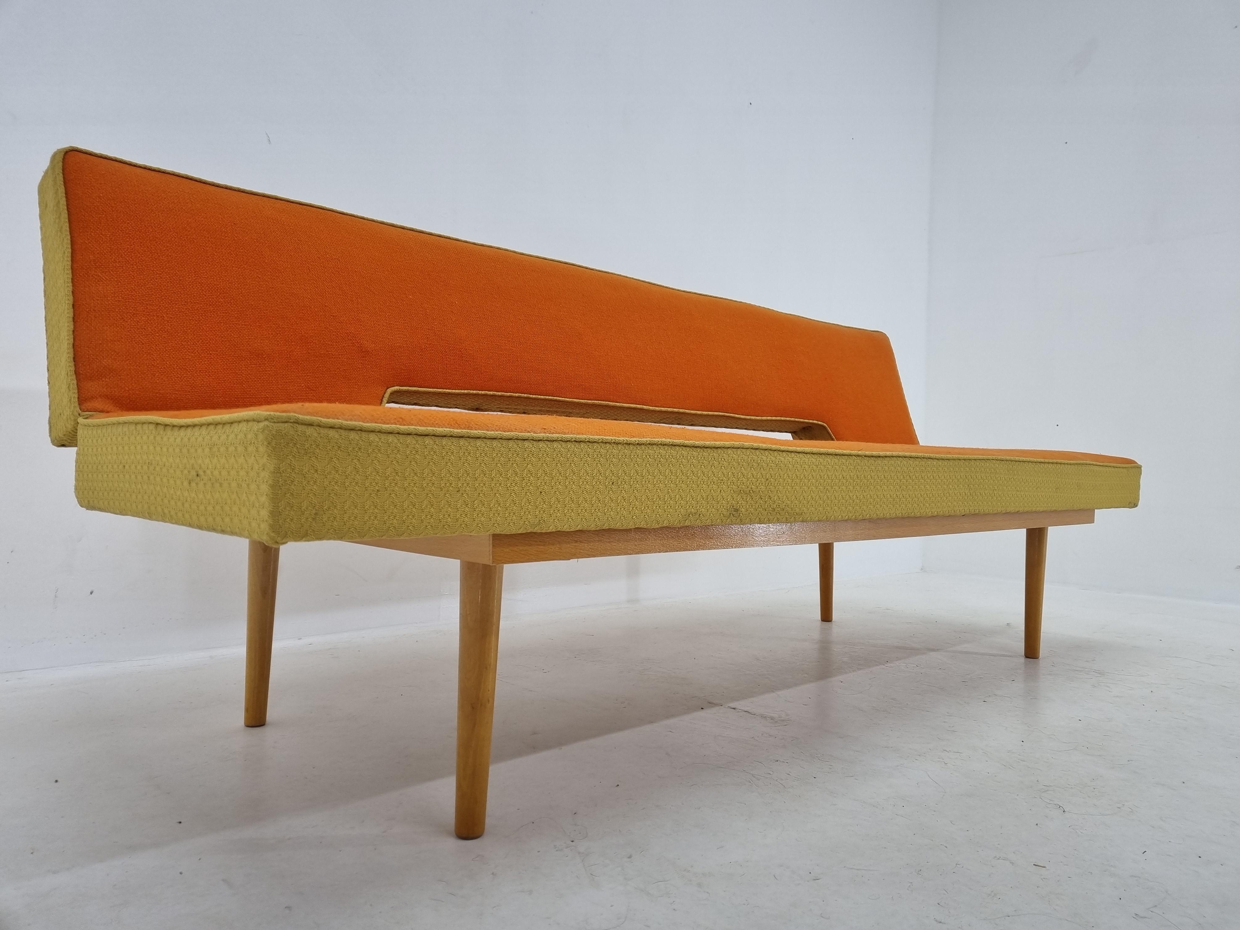 Czech Mid Century Orange Sofa or Daybed Miroslav Navratil, Interier Praha, 1960s
