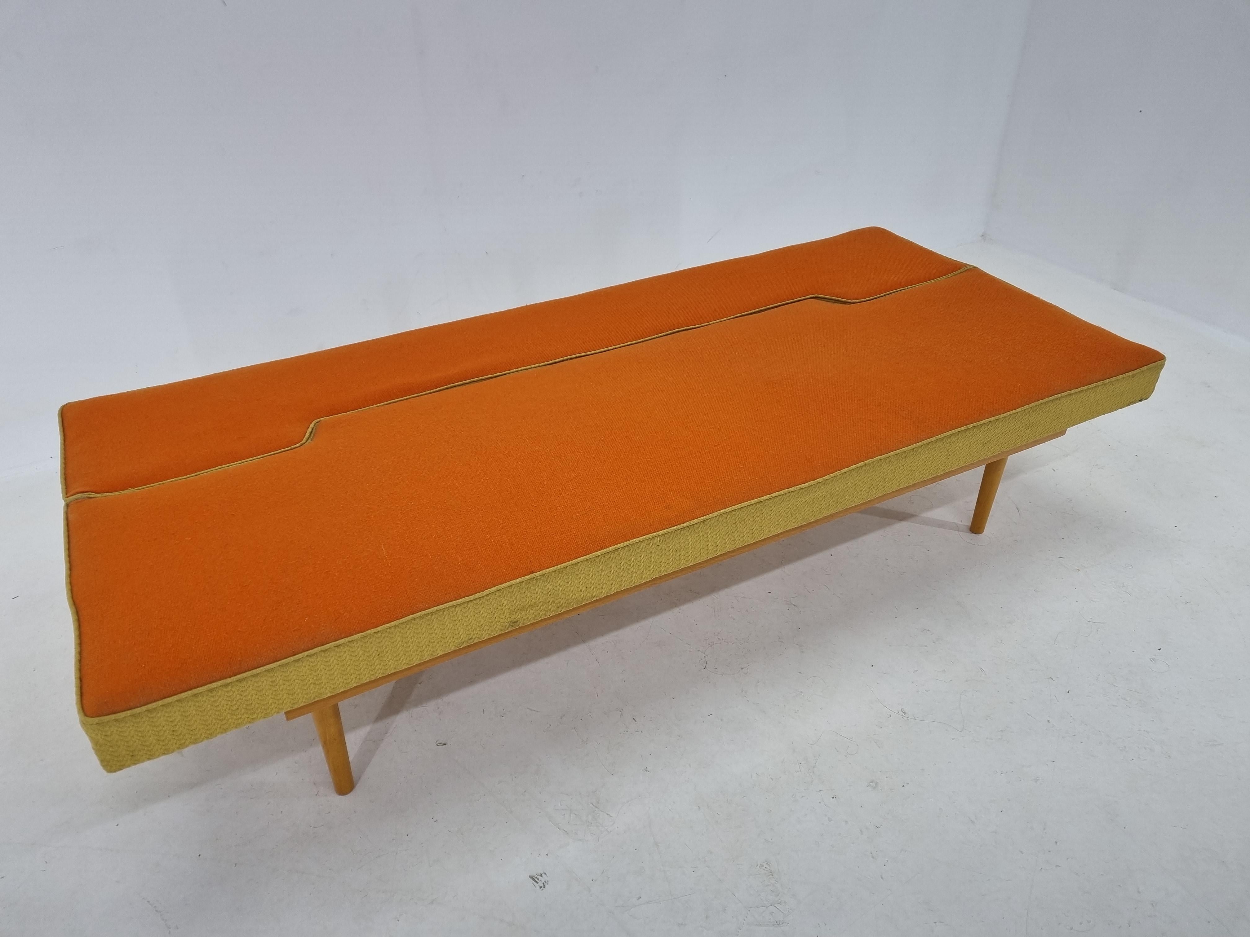 Mid Century Orange Sofa or Daybed Miroslav Navratil, Interier Praha, 1960s 1