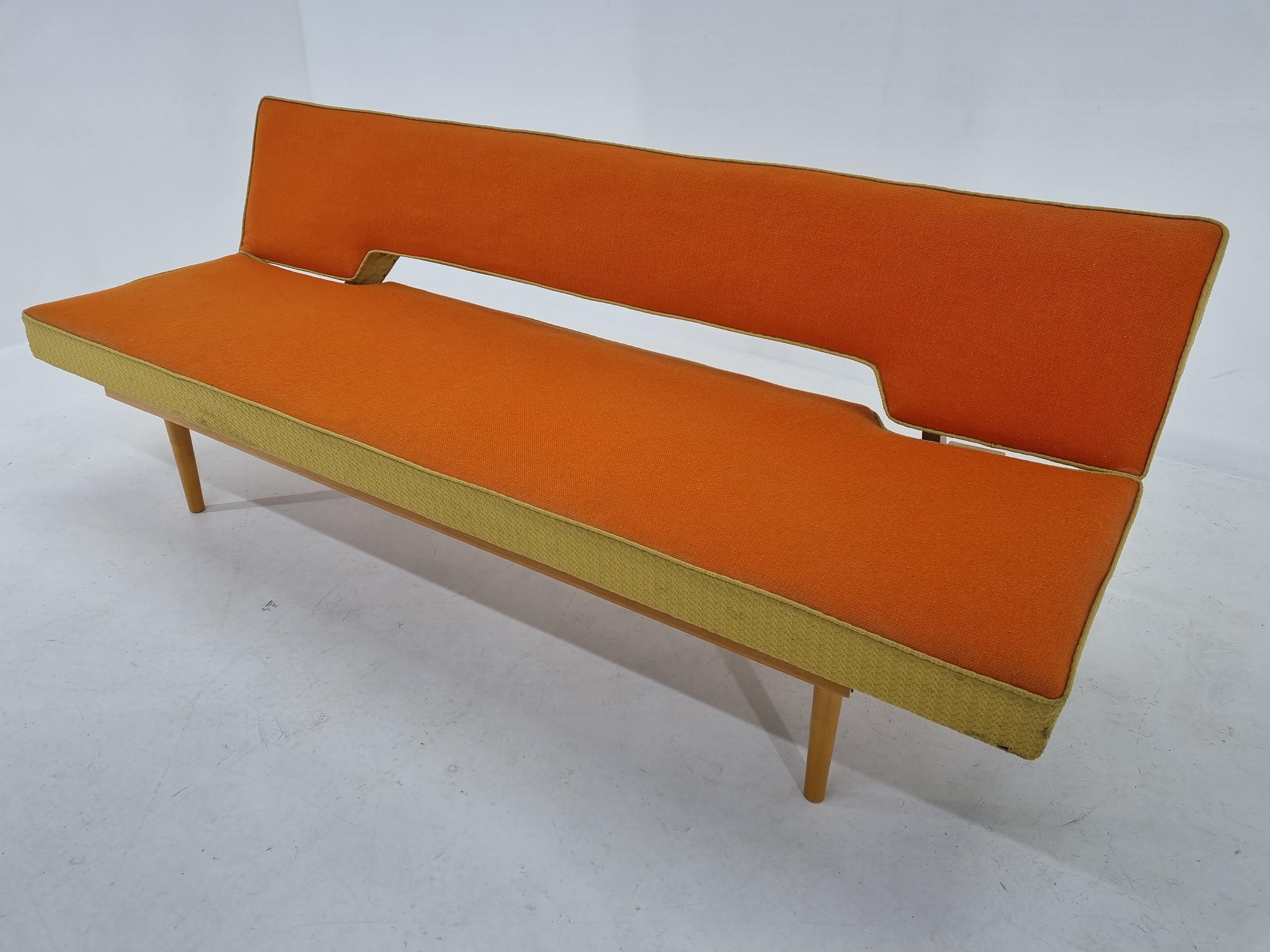 Mid Century Orange Sofa or Daybed Miroslav Navratil, Interier Praha, 1960s 3