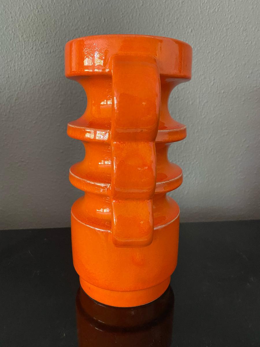 Allemand Vase orange du milieu du siècle dernier par Bay Keramik, Allemagne en vente