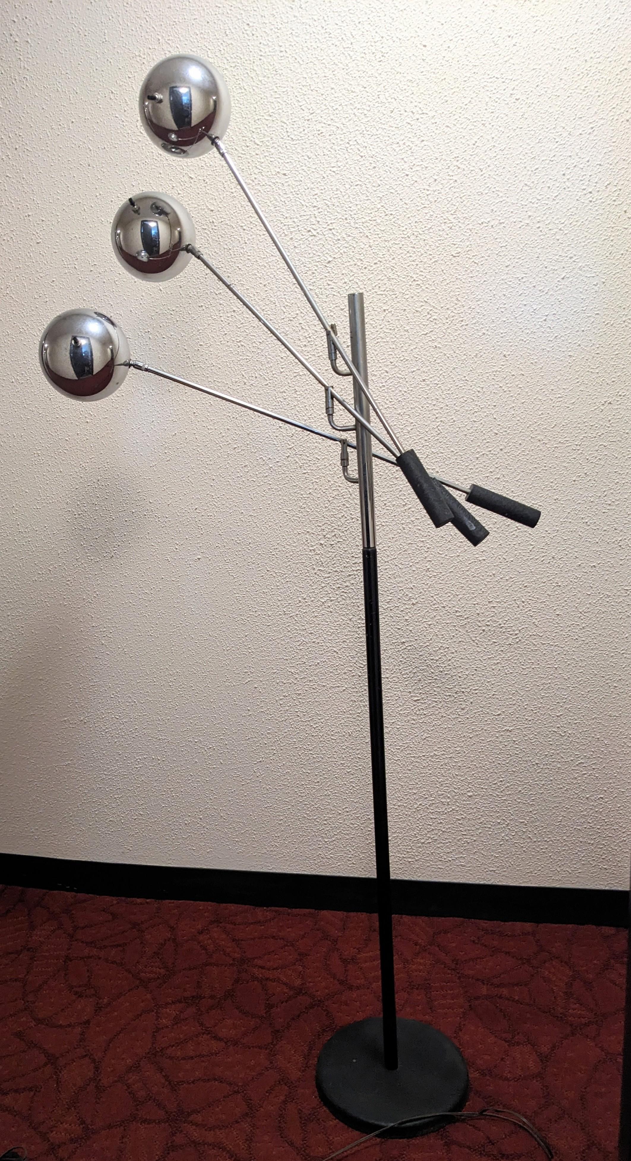Mid Century Orbiter Lamp, Robert Sonneman In Good Condition For Sale In Riverdale, NY