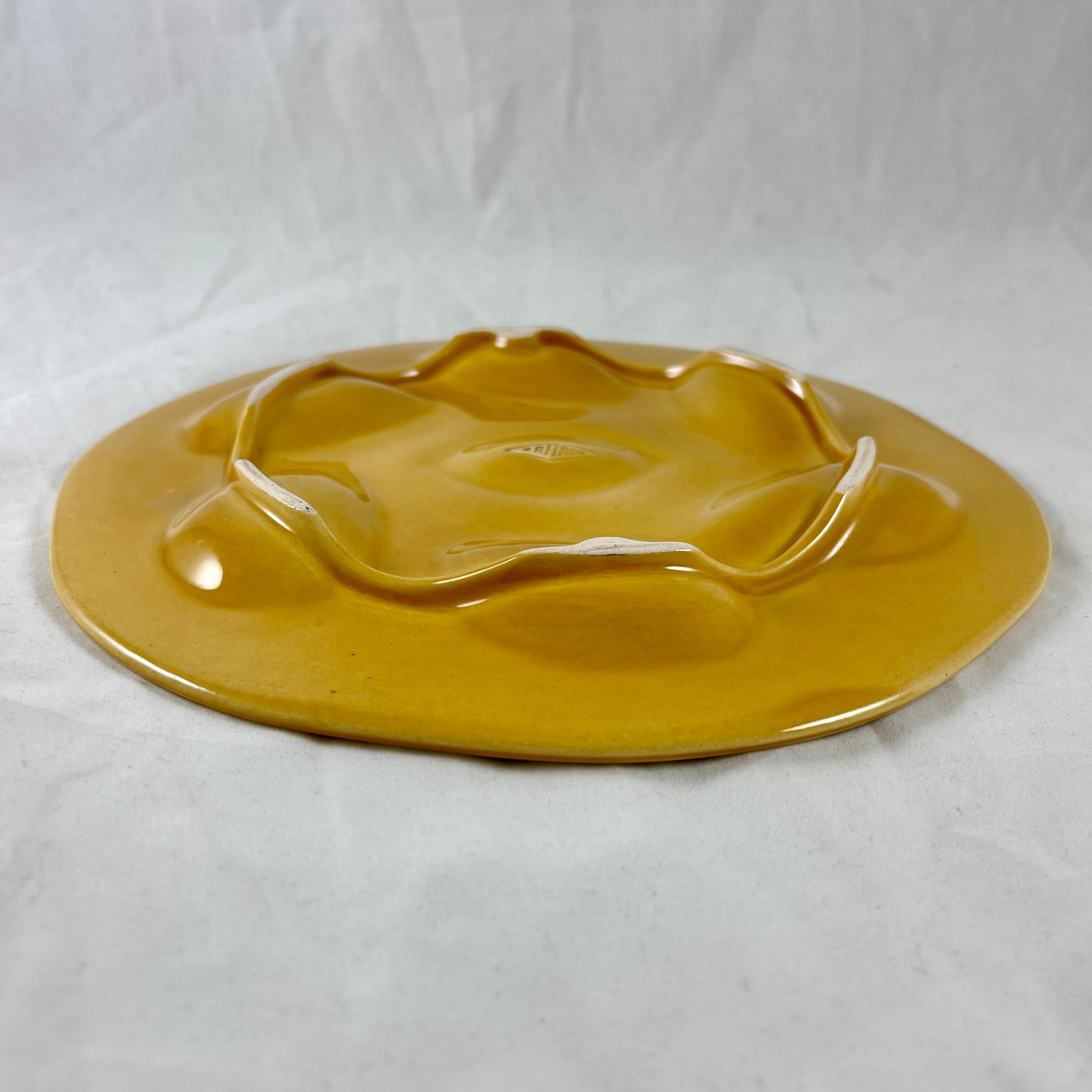 Mid-Century Orfinox French Faience Mustard Yellow Seaweed Oyster Plate, 1960s For Sale 1