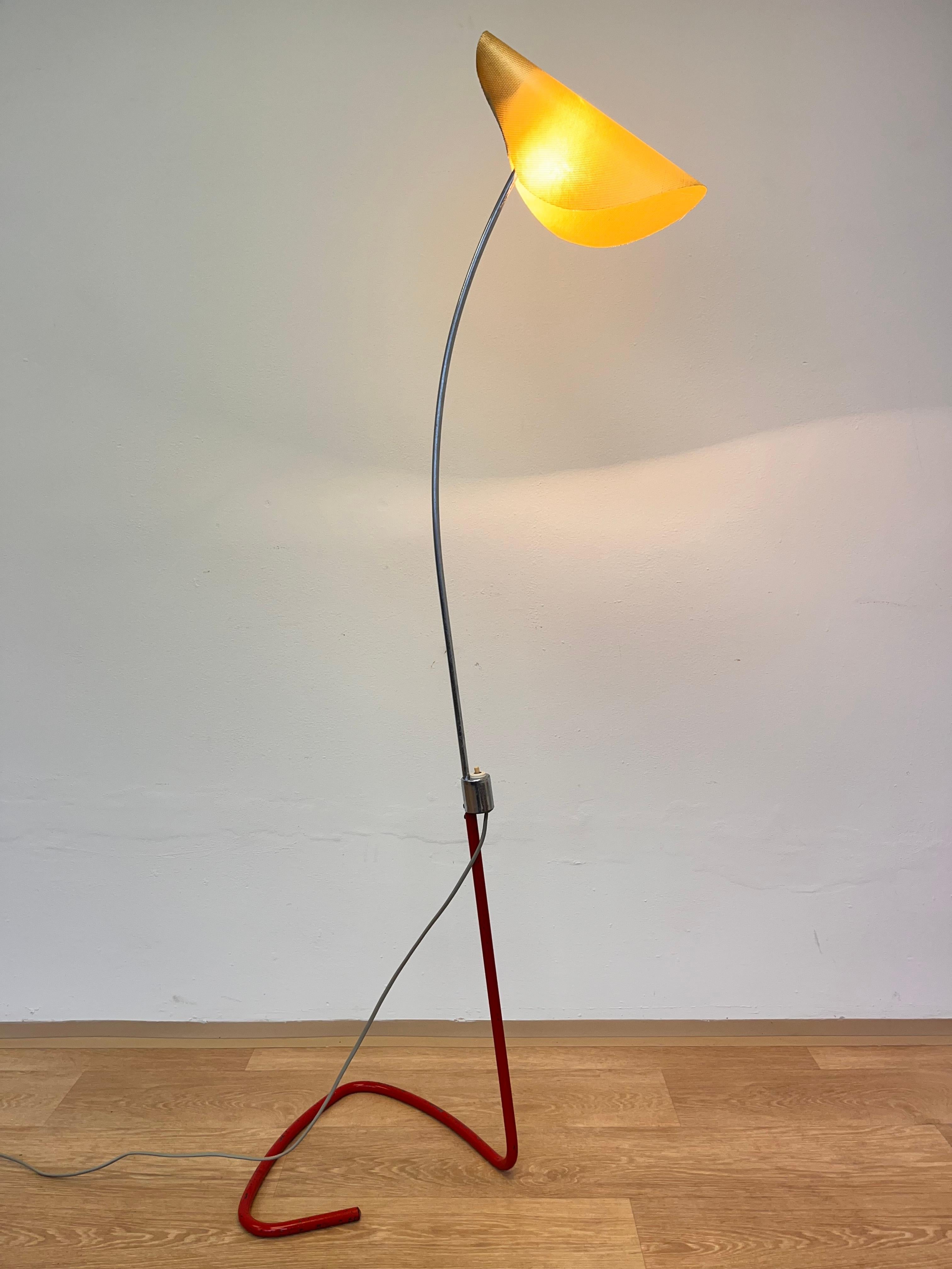 - 1960s
- Design/One: J. Hurka
- Produttore: Napako (etichetta in metallo)
- Condizioni originali con patina (vedi foto)
- paralume in fibra di vetro
- Pubblicato nel catalogo Napako.
jr