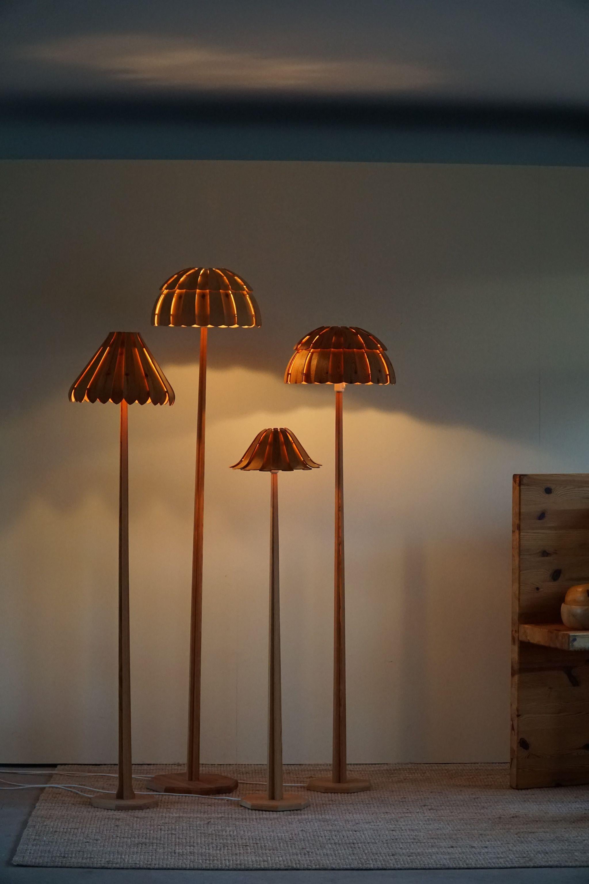 Mid Century Organic Floor Lamp in Pine, Swedish Cabinetmaker, Made in 1960s 5
