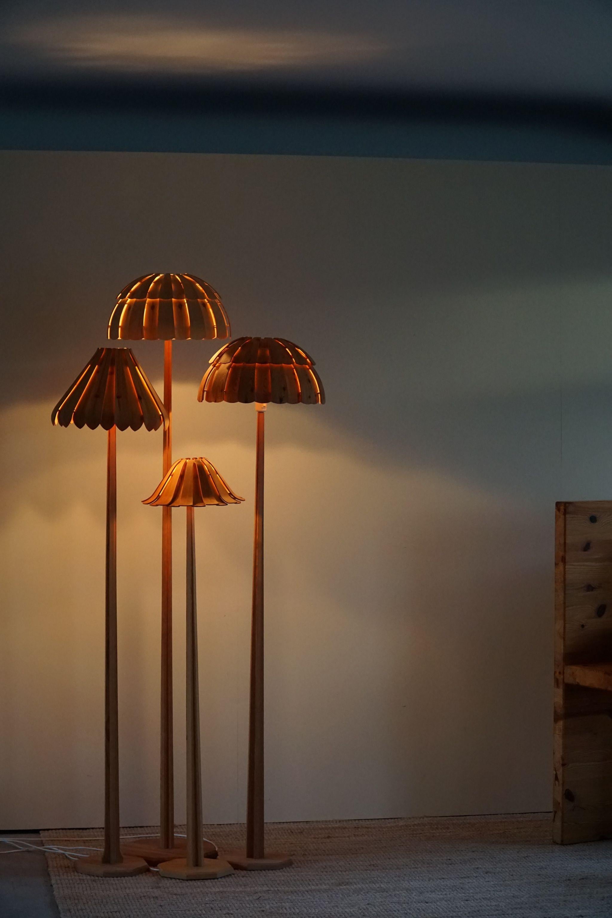 Scandinavian Modern Mid Century Organic Floor Lamp in Pine, Swedish Cabinetmaker, Made in 1960s