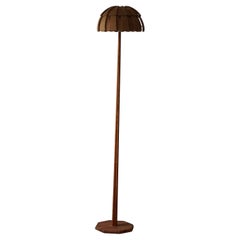 Mid Century Organic Floor Lamp in Pine, Swedish Cabinetmaker, Made in 1960s Mid Century Organic Floor Lamp in Pine, Swedish Cabinetmaker, Made in 1960s
