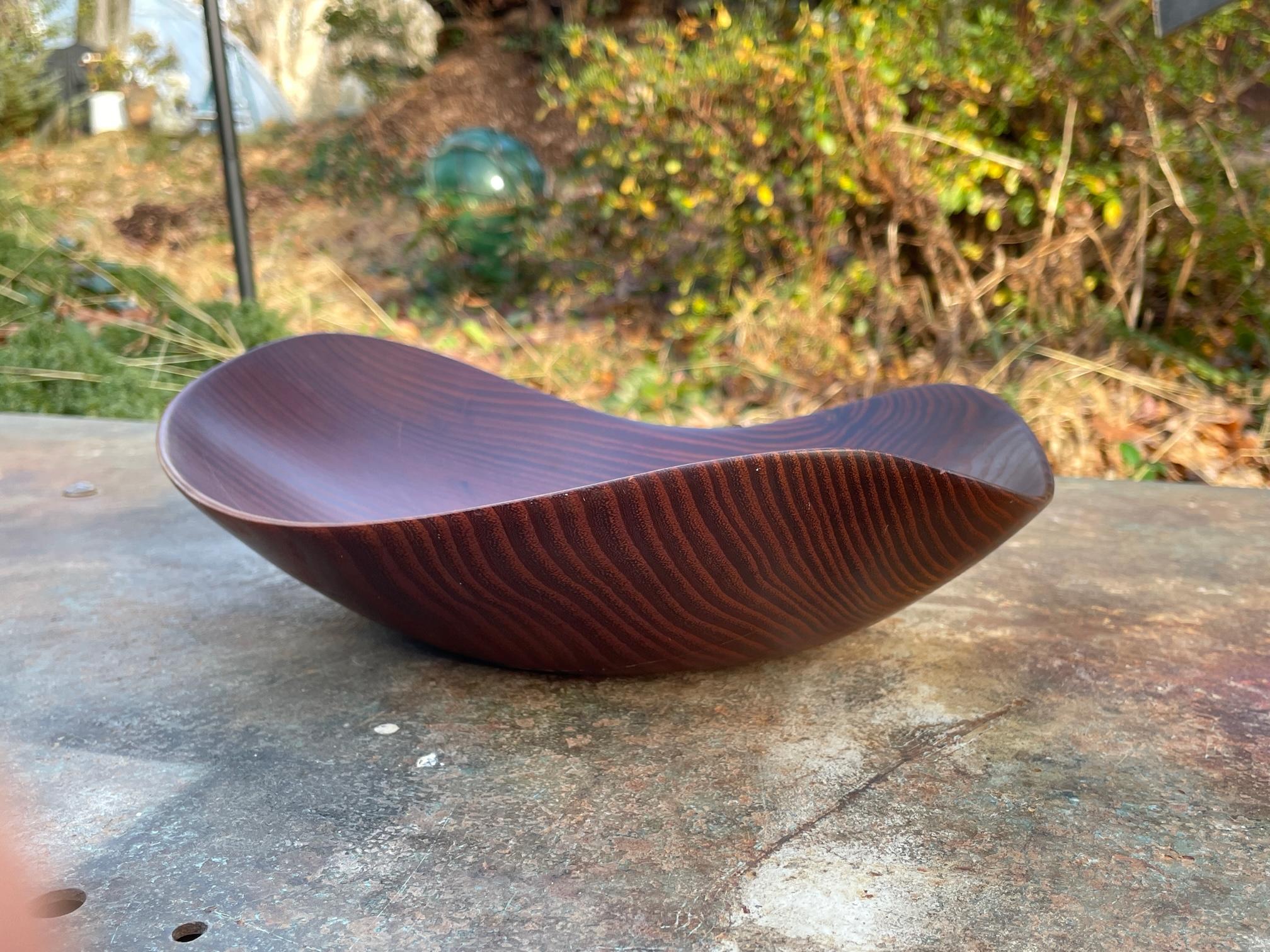 Mid-Century Organic Heart-Shaped Wenge Bowl Unknown Craftsman AD Vintage 1950s In Distressed Condition For Sale In Hyattsville, MD