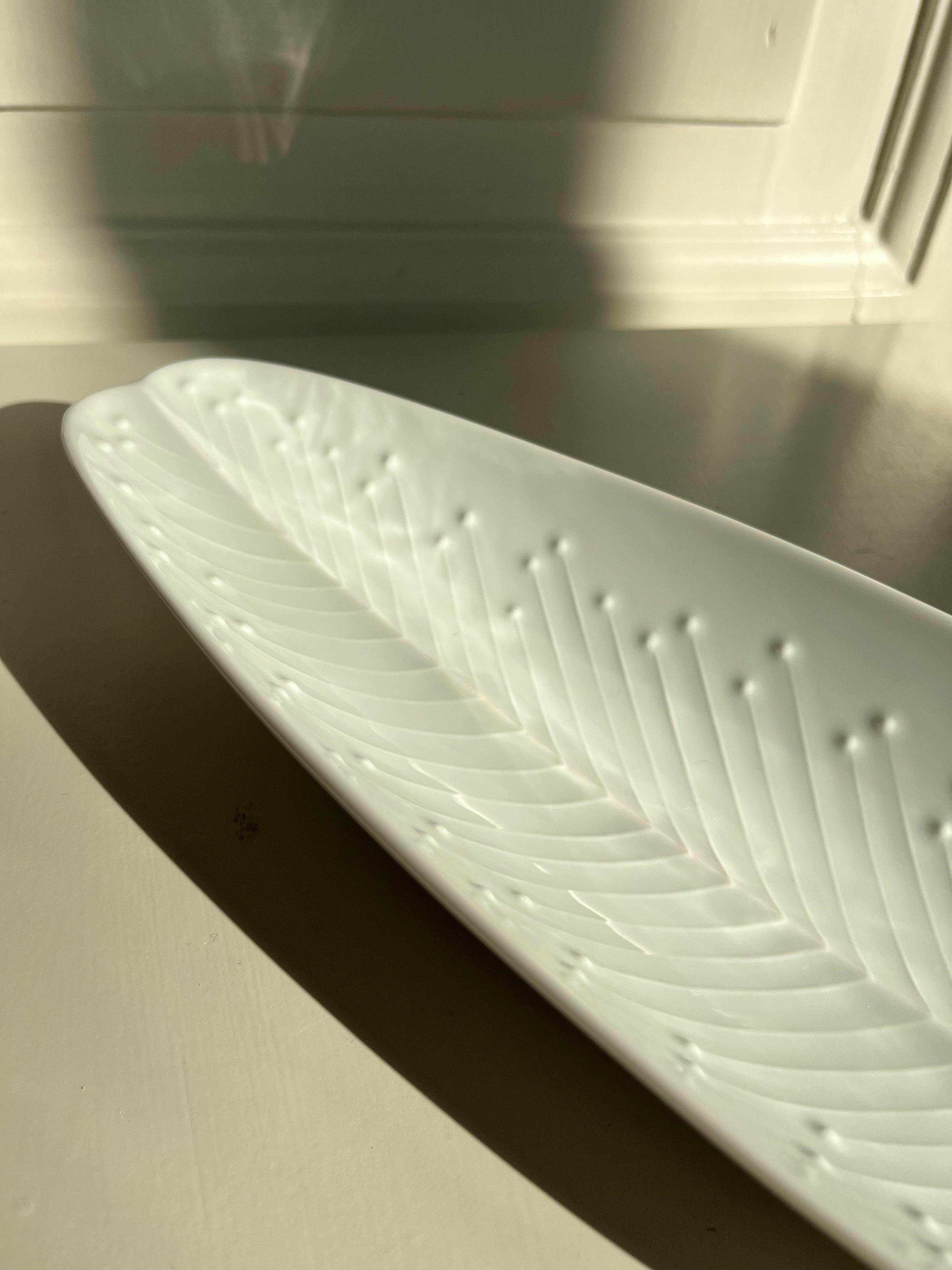 Plato Orgánico Hoja/Cáscara de mediados de siglo, Tapio Wirkkala para Rosenthal, 1960 Moderno de mediados de siglo en venta