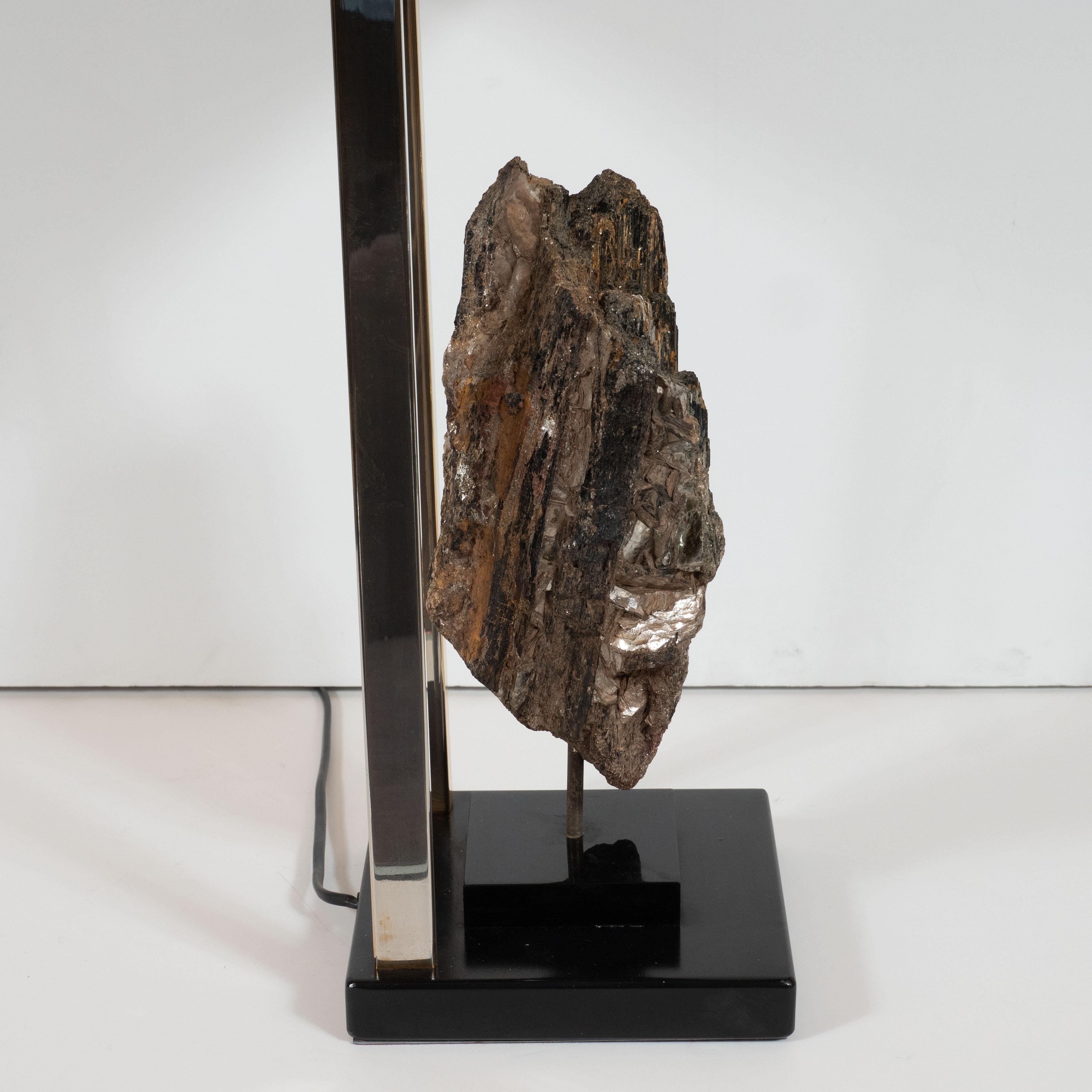 Lampe de bureau organique moderne du milieu du siècle dernier en mica, laiton, émail noir et résine en vente 2