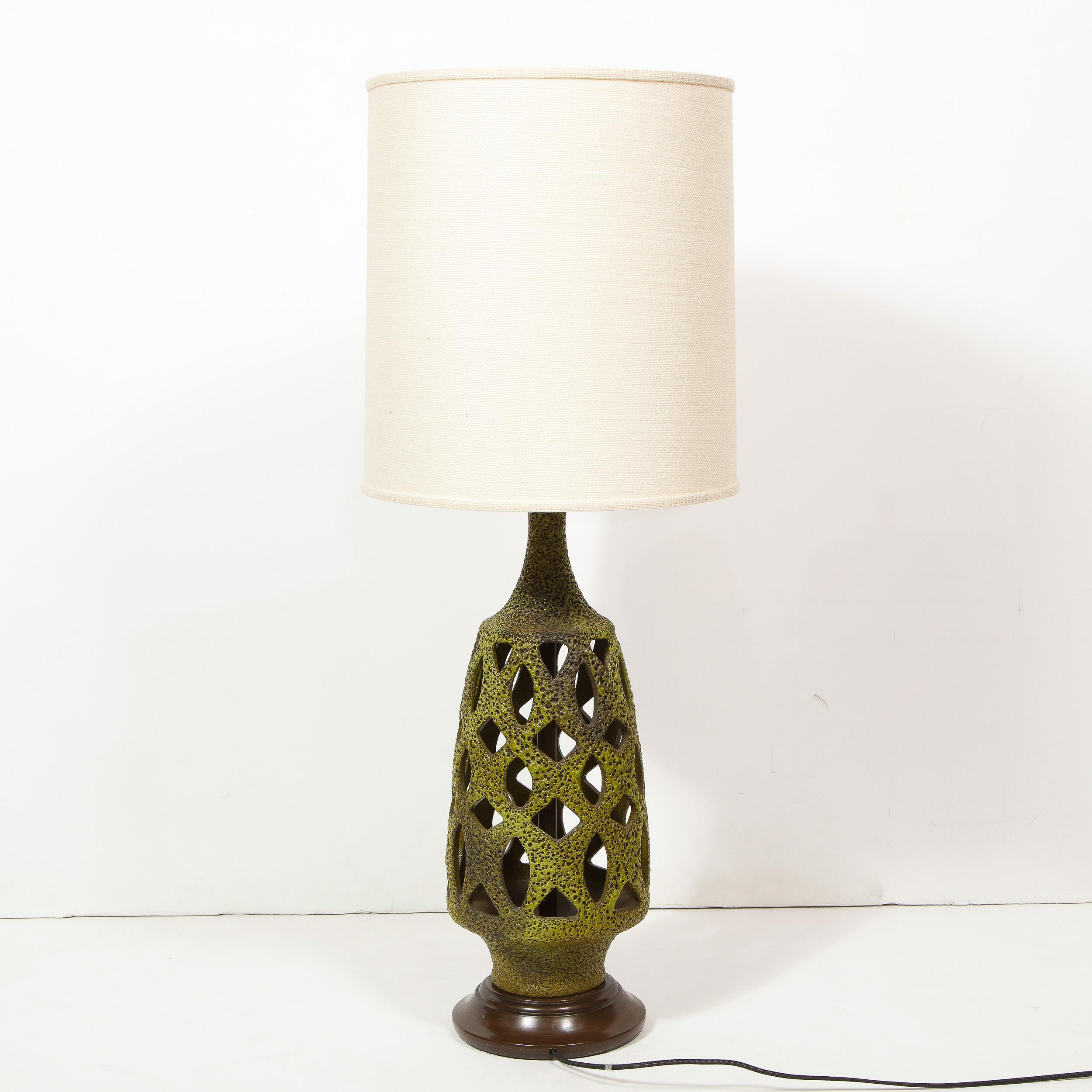 Midcentury Organic Modern Sculptural Latticework Table Lamp In Excellent Condition In New York, NY