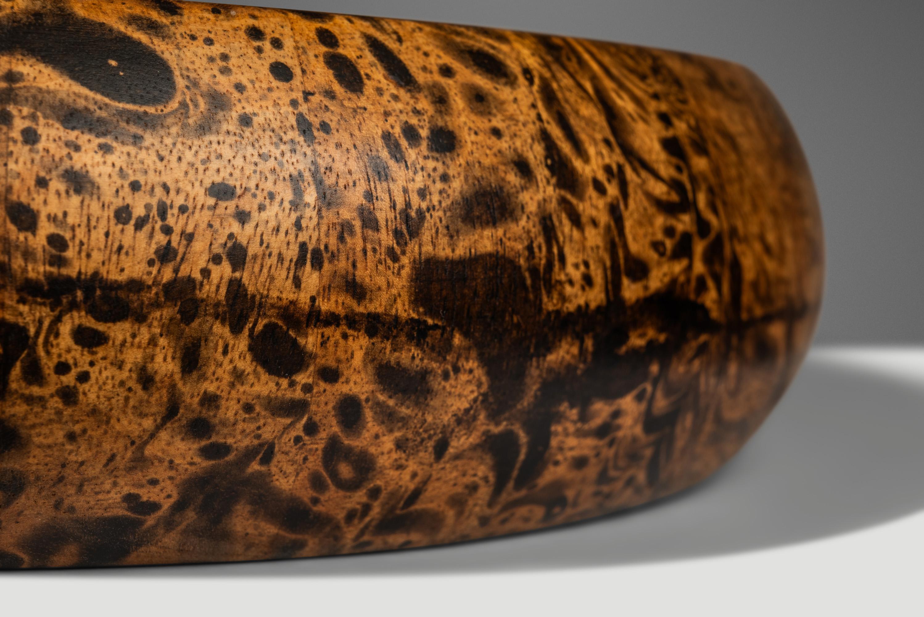 Fruitwood Mid-Century Organic Modern Serving Bowl Carved from Mango Wood, USA, c. 1960's