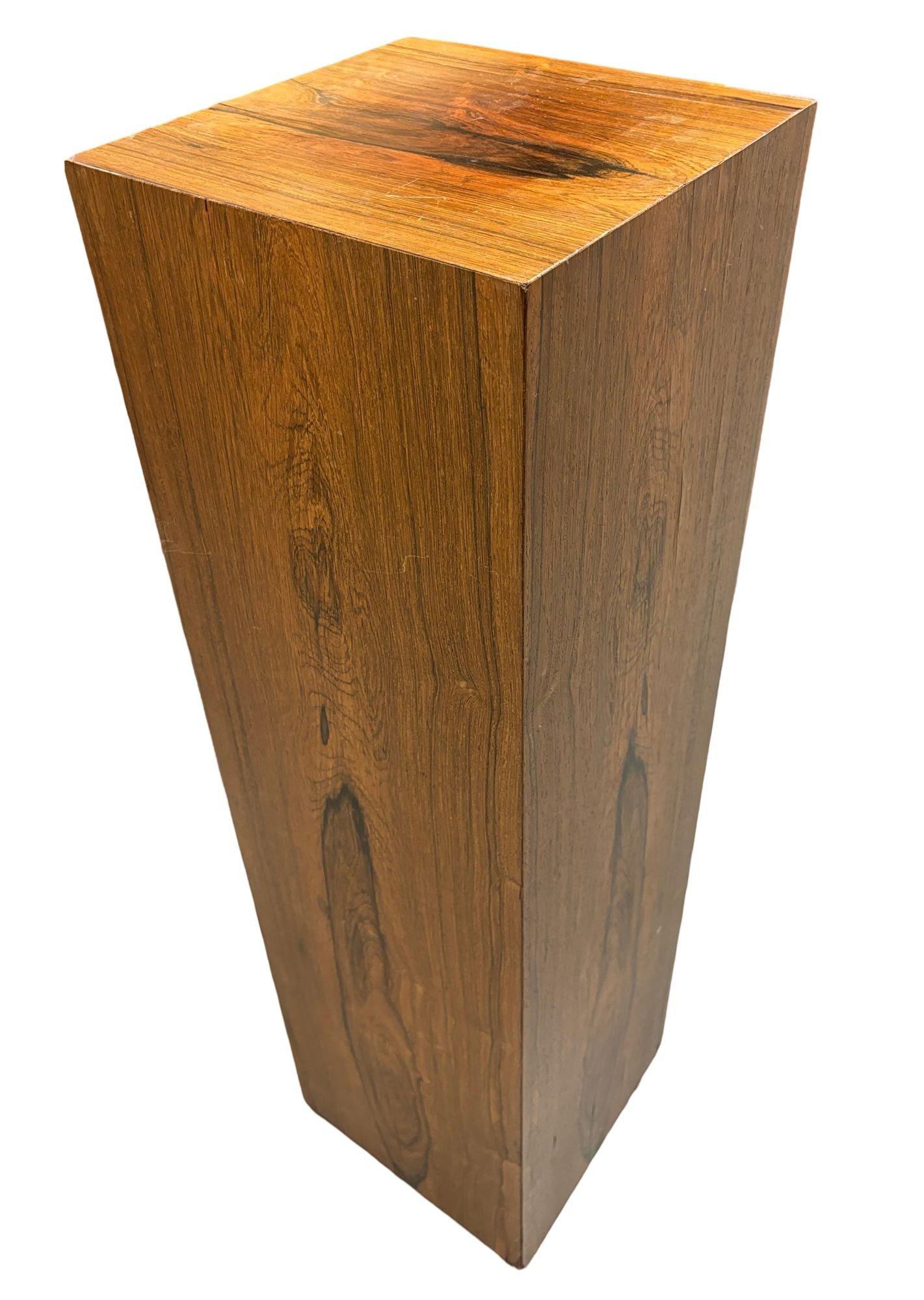 Organische Moderne Holzkunst oder Skulptur-Sockel aus der Mitte des Jahrhunderts im Zustand „Hervorragend“ im Angebot in Van Nuys, CA