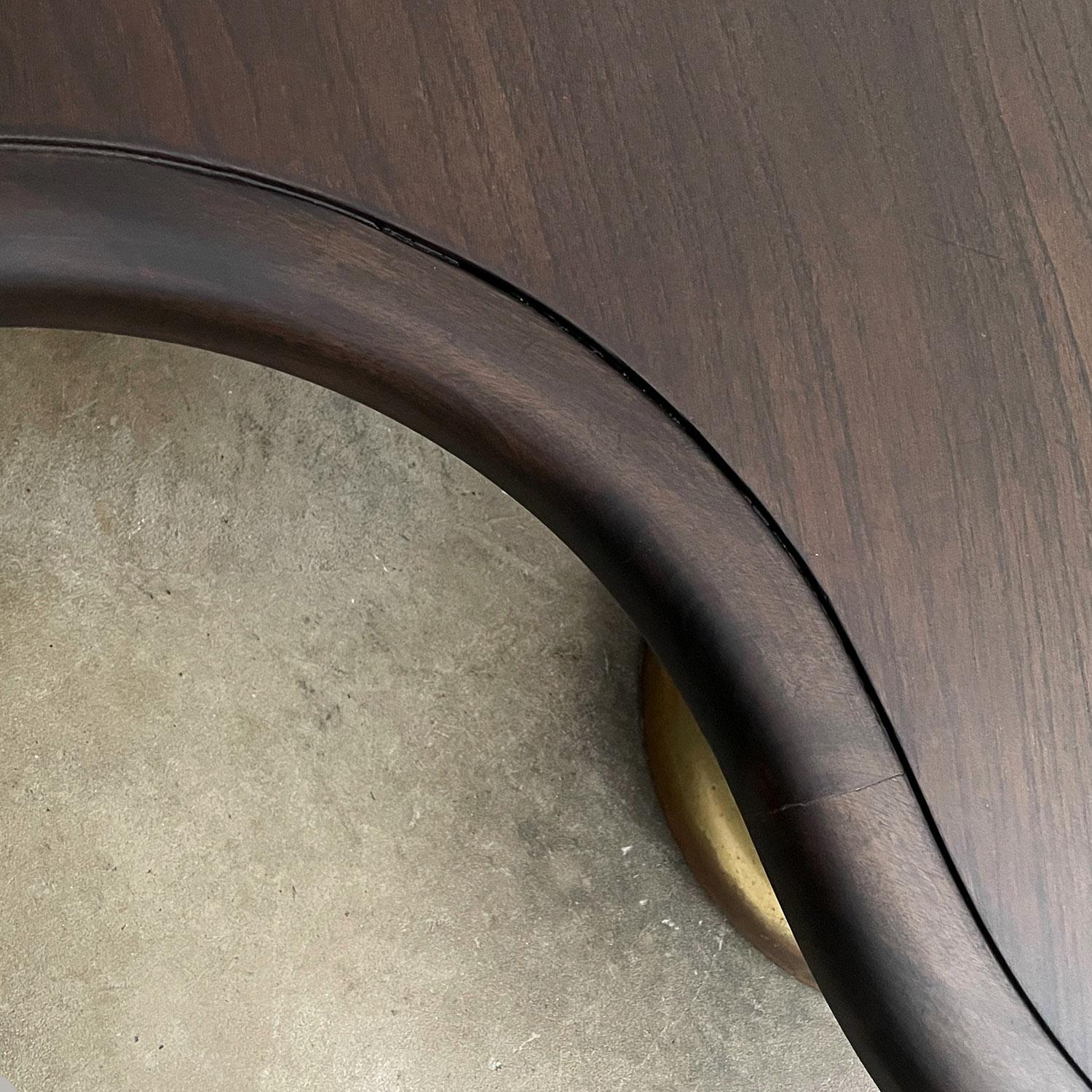 Table basse organique en forme d'orbe zoomorphe du milieu du siècle dernier en vente 2