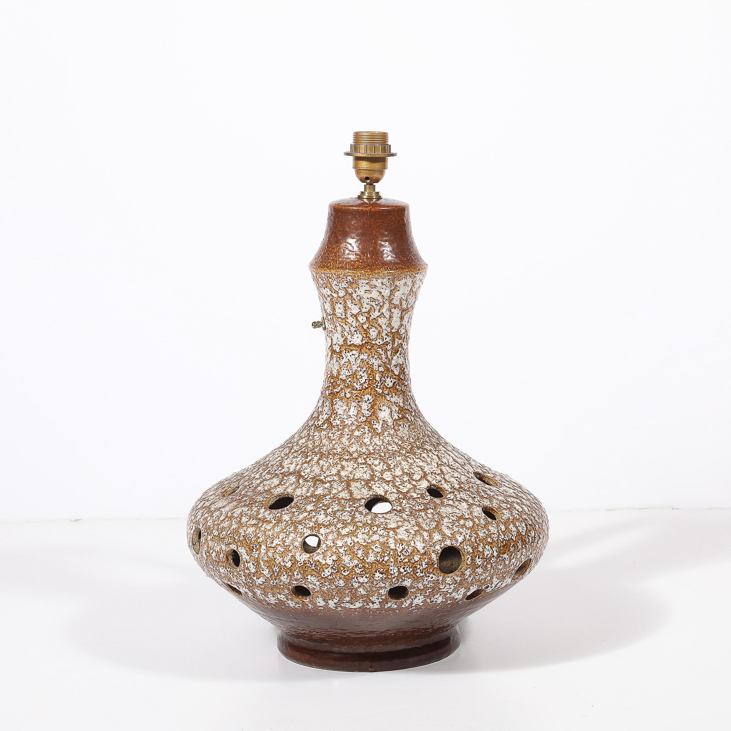 Mid-Century Organic Pitcher Form Ceramic Table Lamp with Illuminated Cutouts In Excellent Condition For Sale In New York, NY