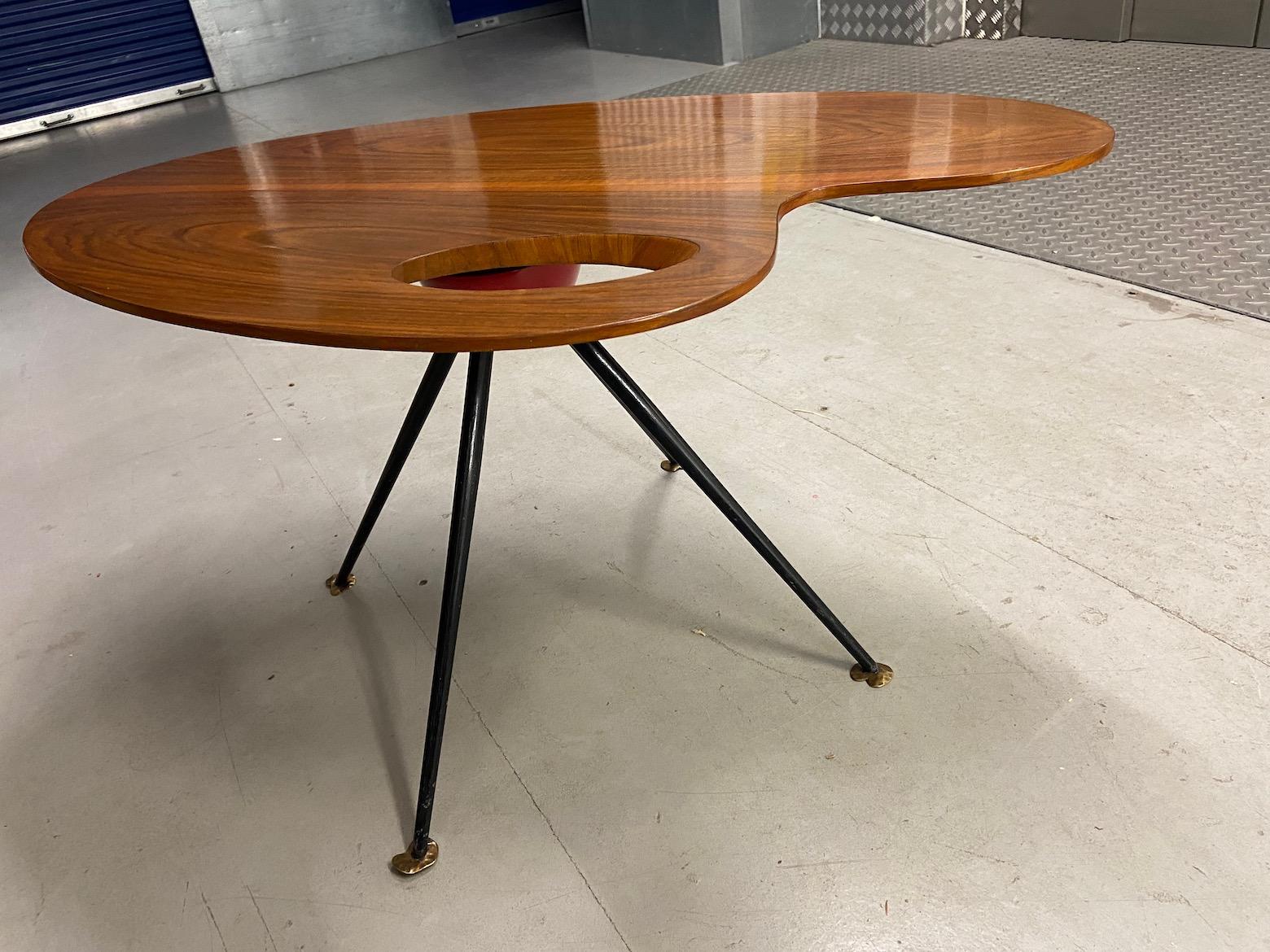 Midcentury Organic Shaped Coffee Table in the Manner of Gio Ponti, circa 1950s For Sale 4