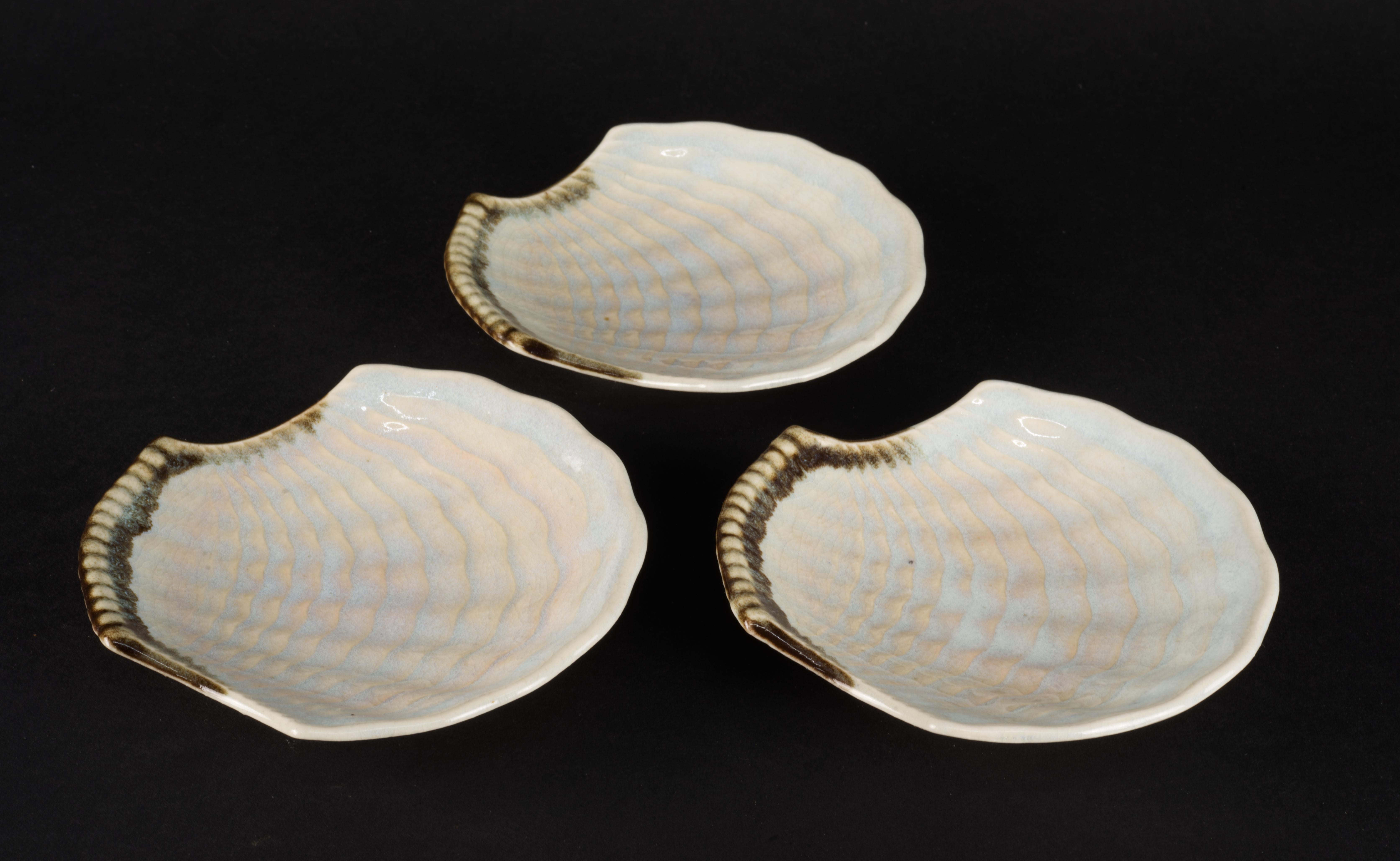 Mid-Century Modern Mid-century Organic Shell Shaped Small Bowls Plates, Set of 3 For Sale