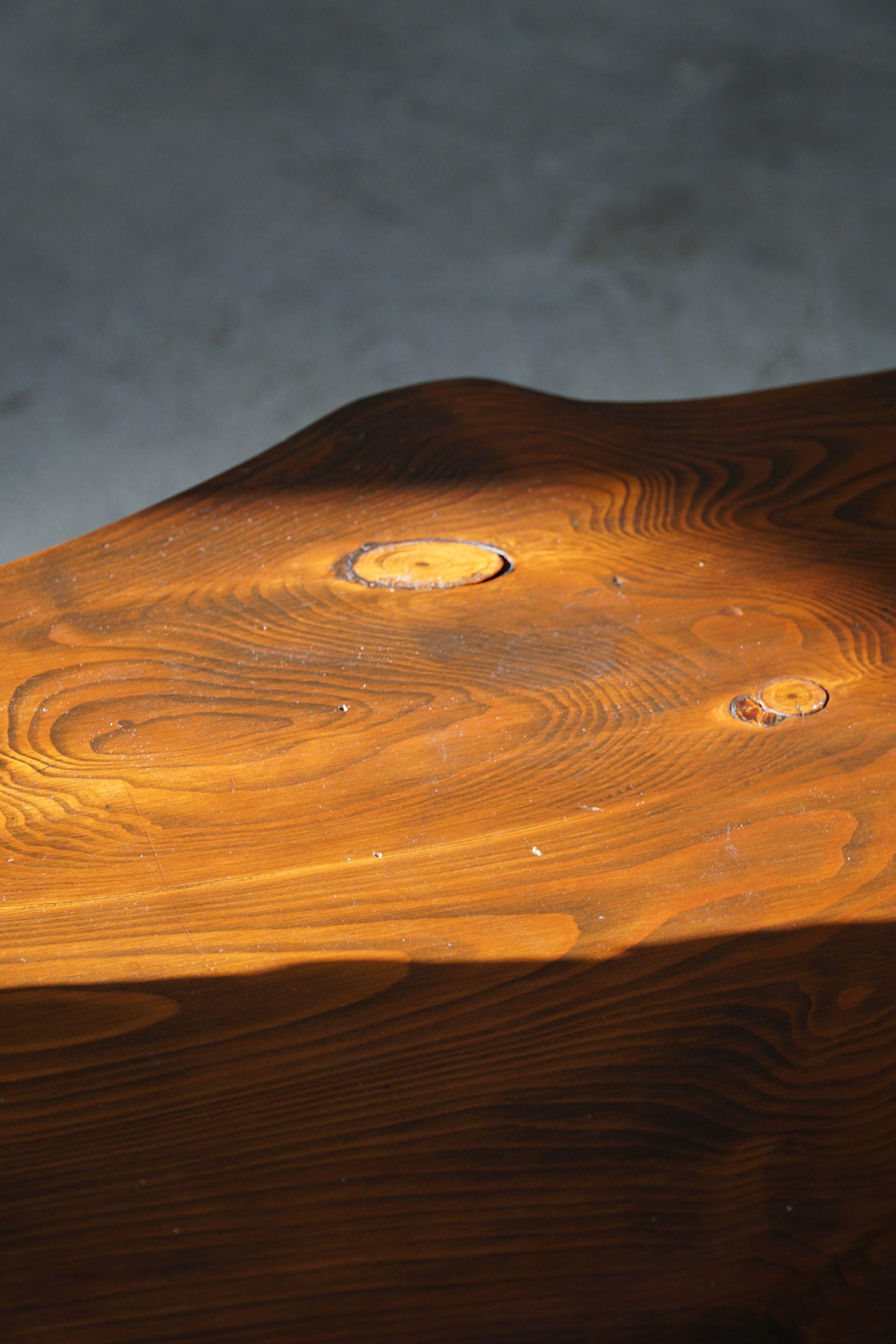 Table basse scandinave Wabi Sabi en bois organique du milieu du siècle, fabriquée dans les années 1960 Bon état - En vente à Odense, DK