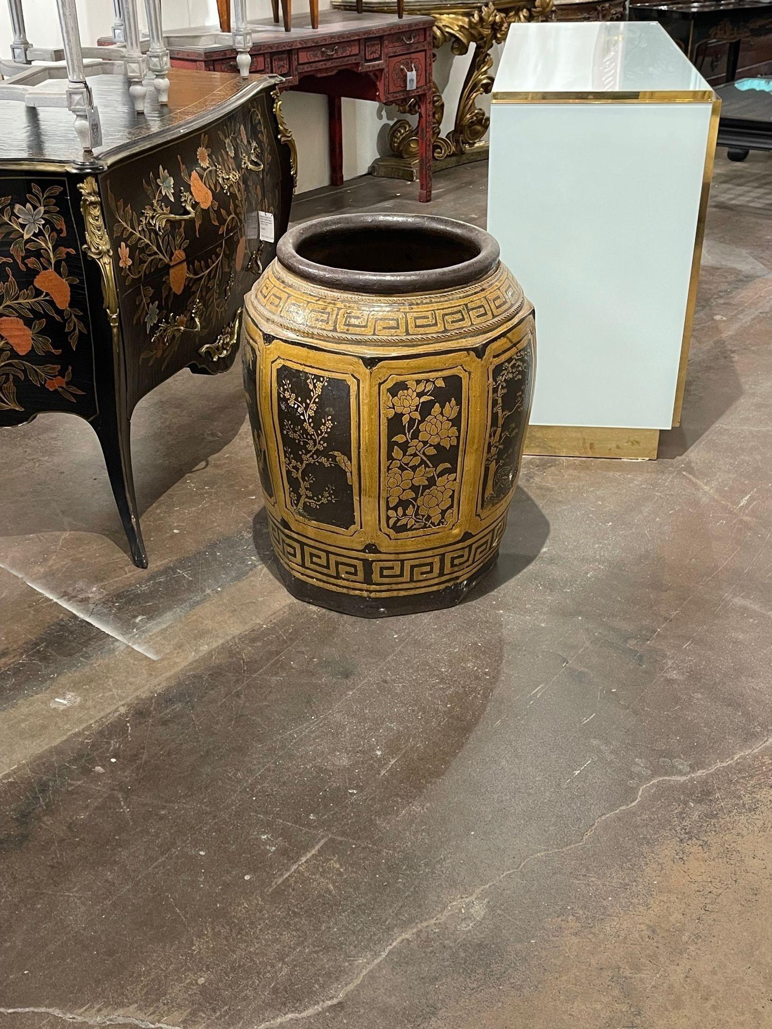 Very nice decorative mid century oriental glazed planter with Greek Key motif. Large scale and such a pretty design!!