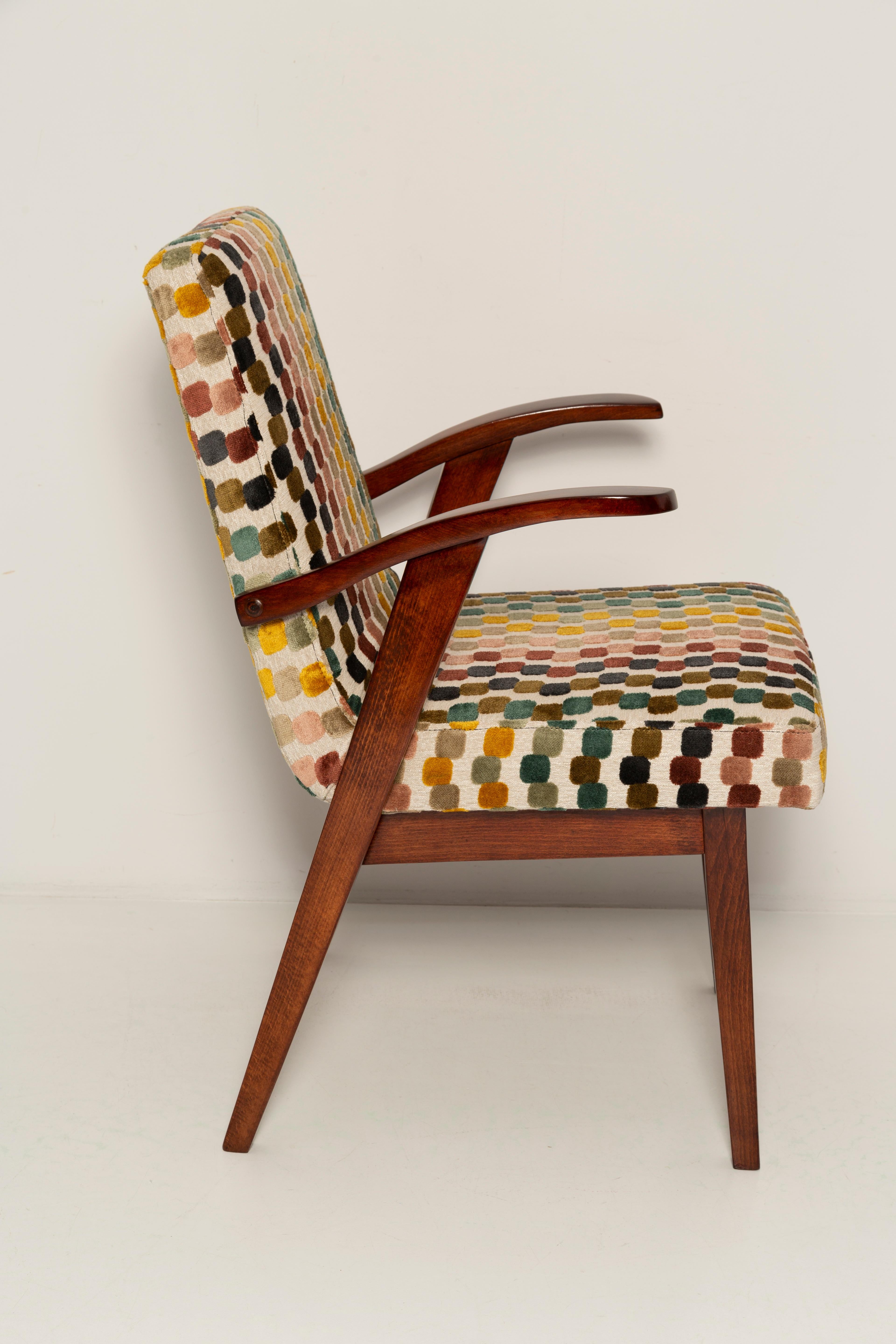 Mid Century Orphisme Multicolored Velvet Armchair by M. Puchala, Europe, 1960s In Excellent Condition For Sale In 05-080 Hornowek, PL